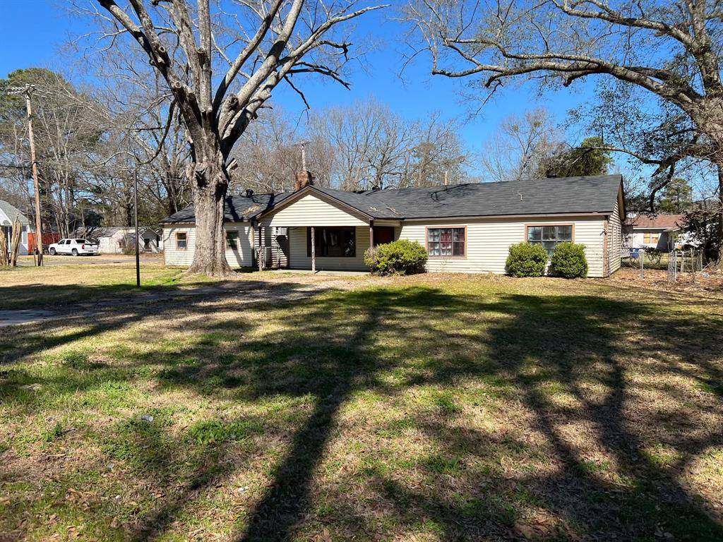 Shreveport, LA 71108,2098 Pinecroft Circle