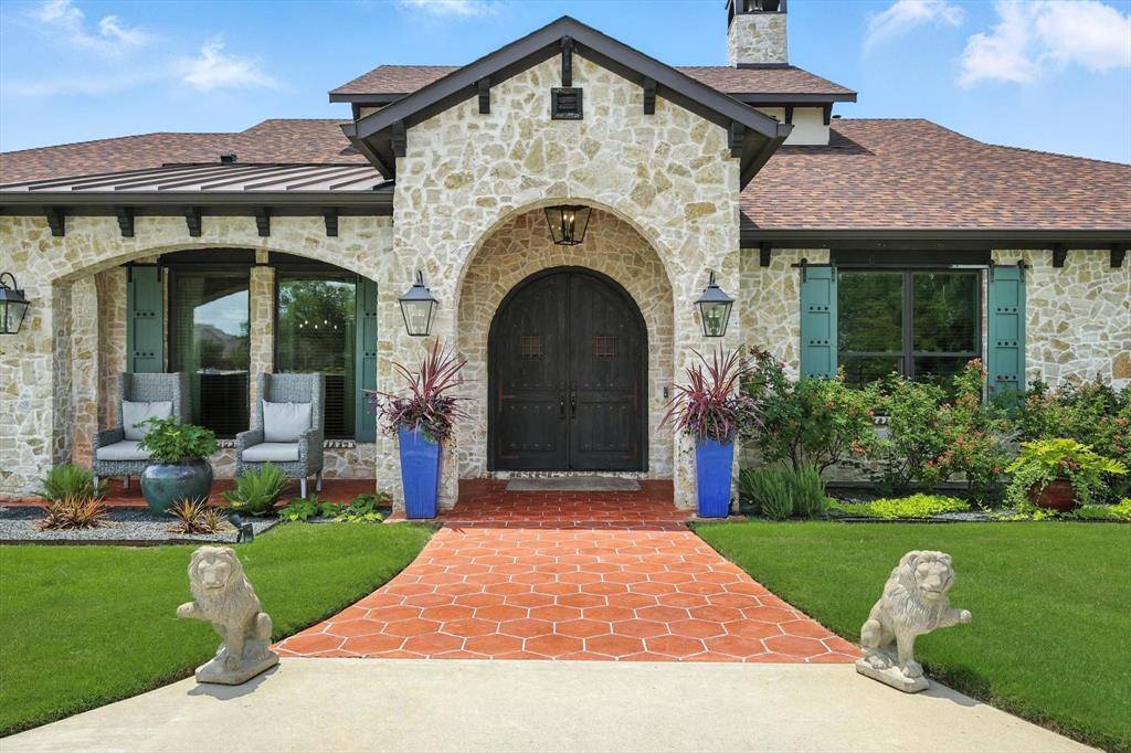 Double Oak, TX 75077,220 E Kings Road