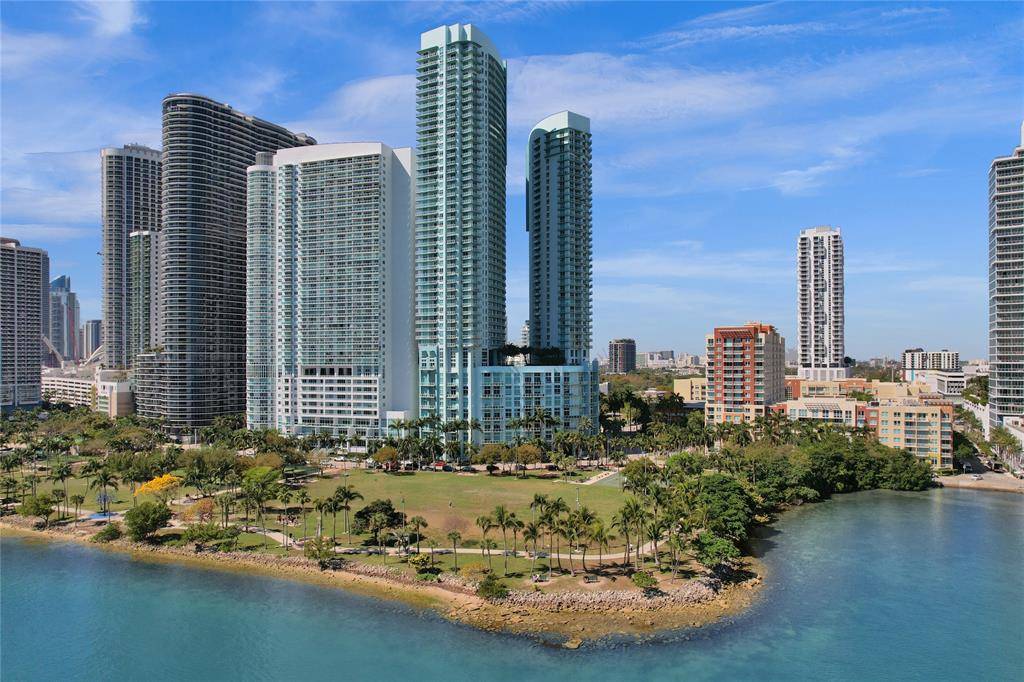 Miami, FL 33132,1900 N Bayshore Drive #3718