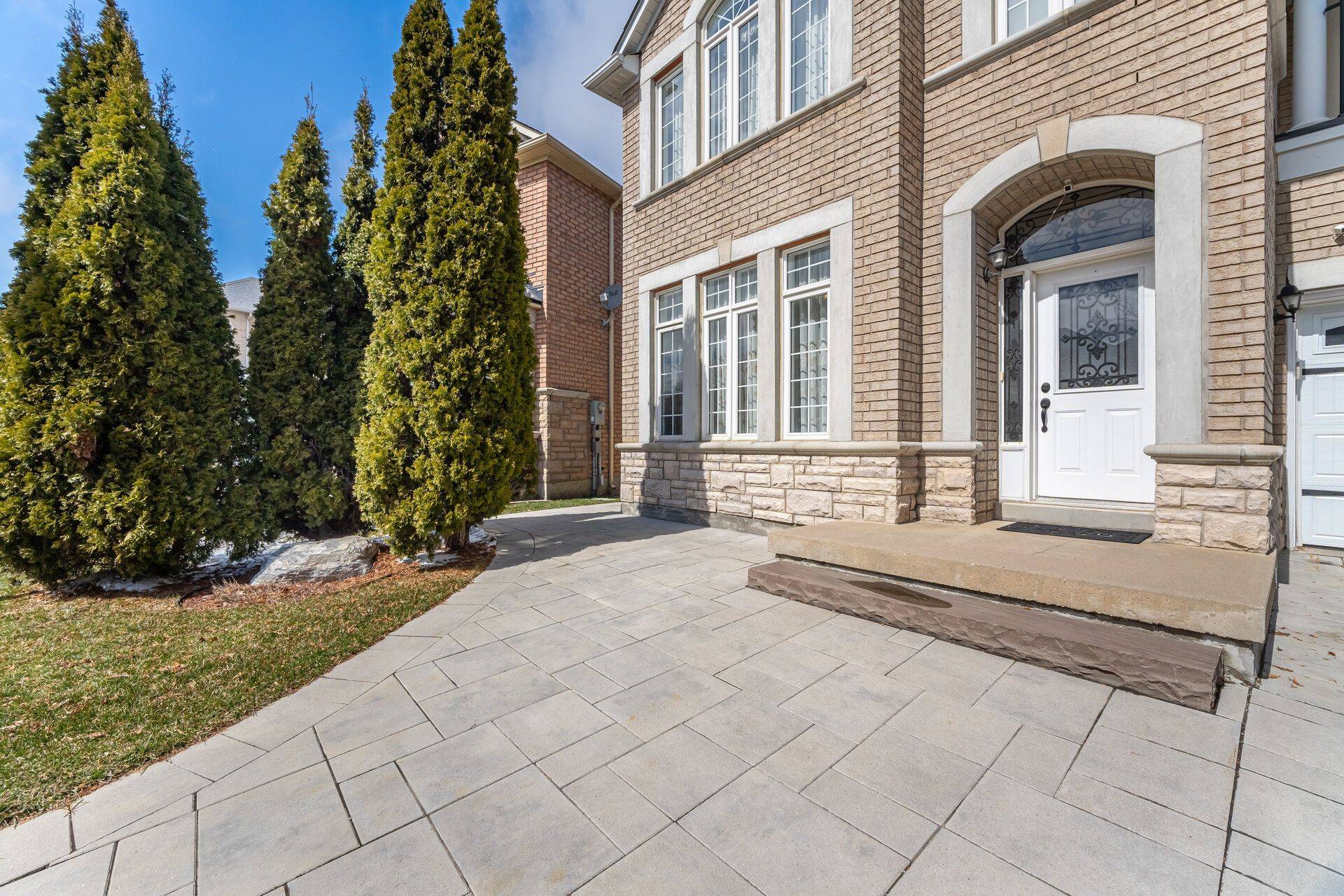 Richmond Hill, ON L4E 4T3,29 Brass DR N