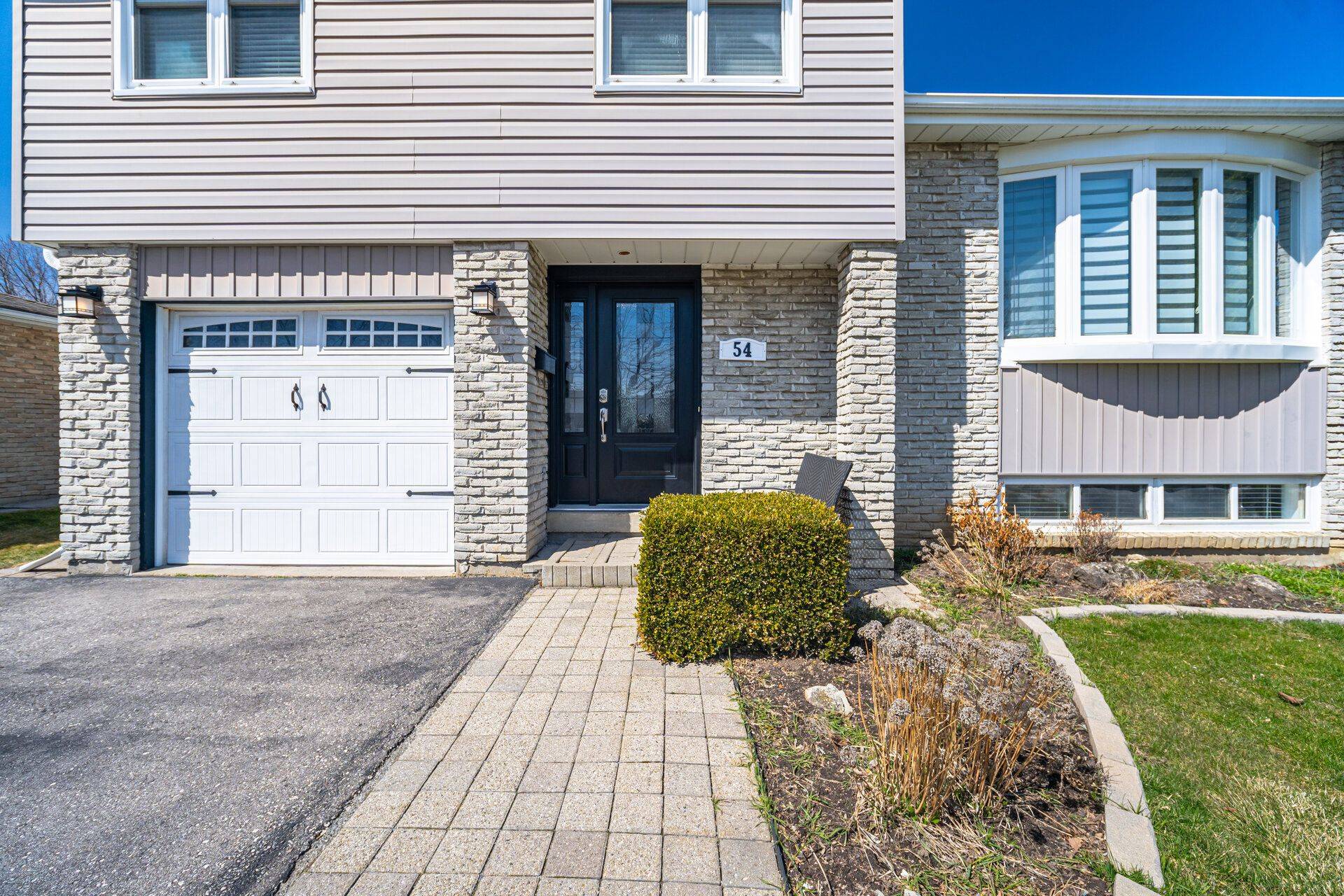 Brampton, ON L6S 1W6,54 Gondola CRES
