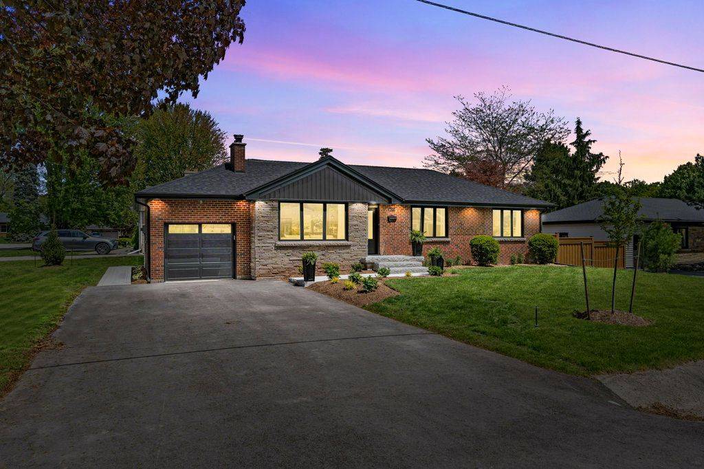 Burlington, ON L7T 3A8,877 Condor DR