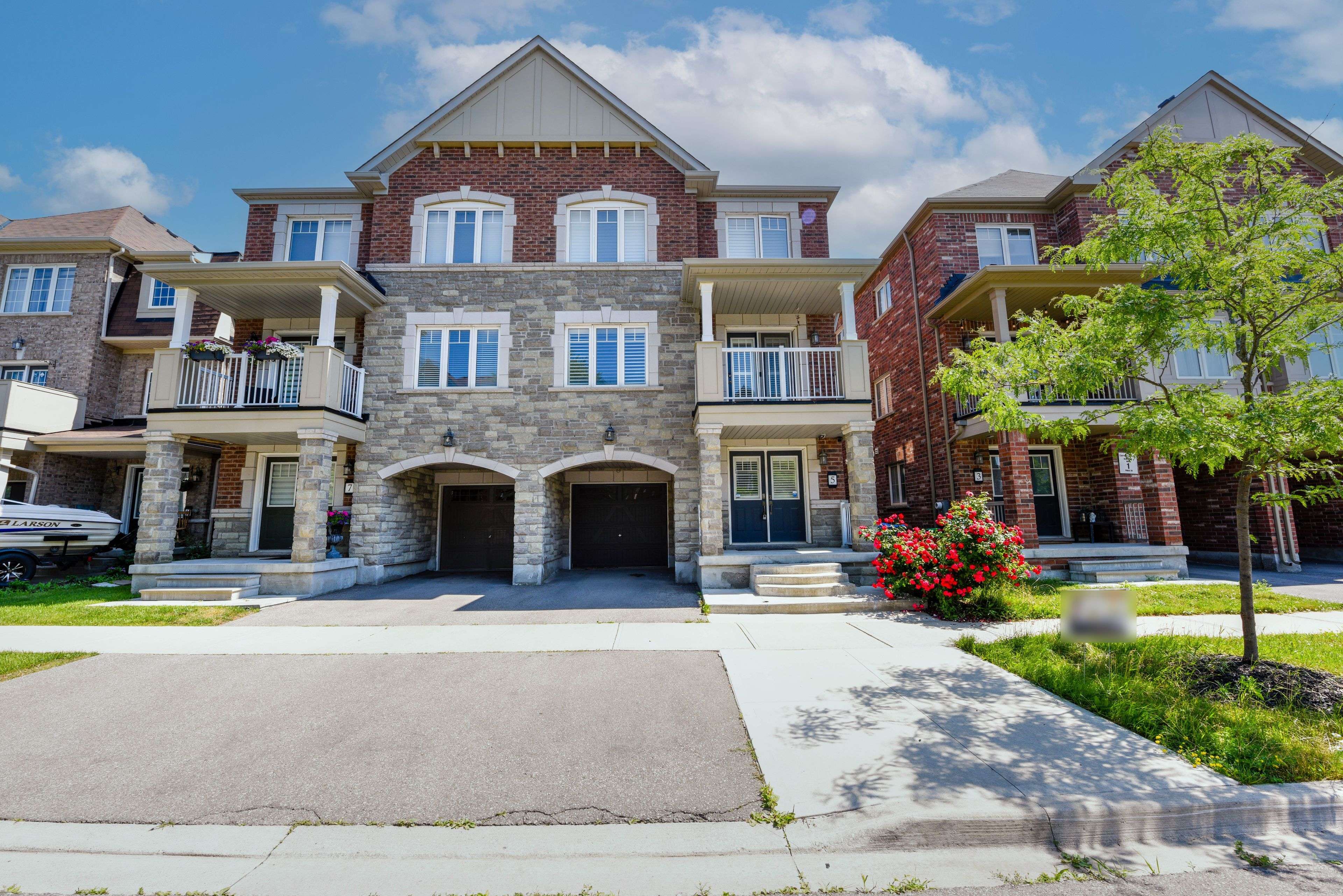 Brampton, ON L7A 4N7,5 Francesco ST