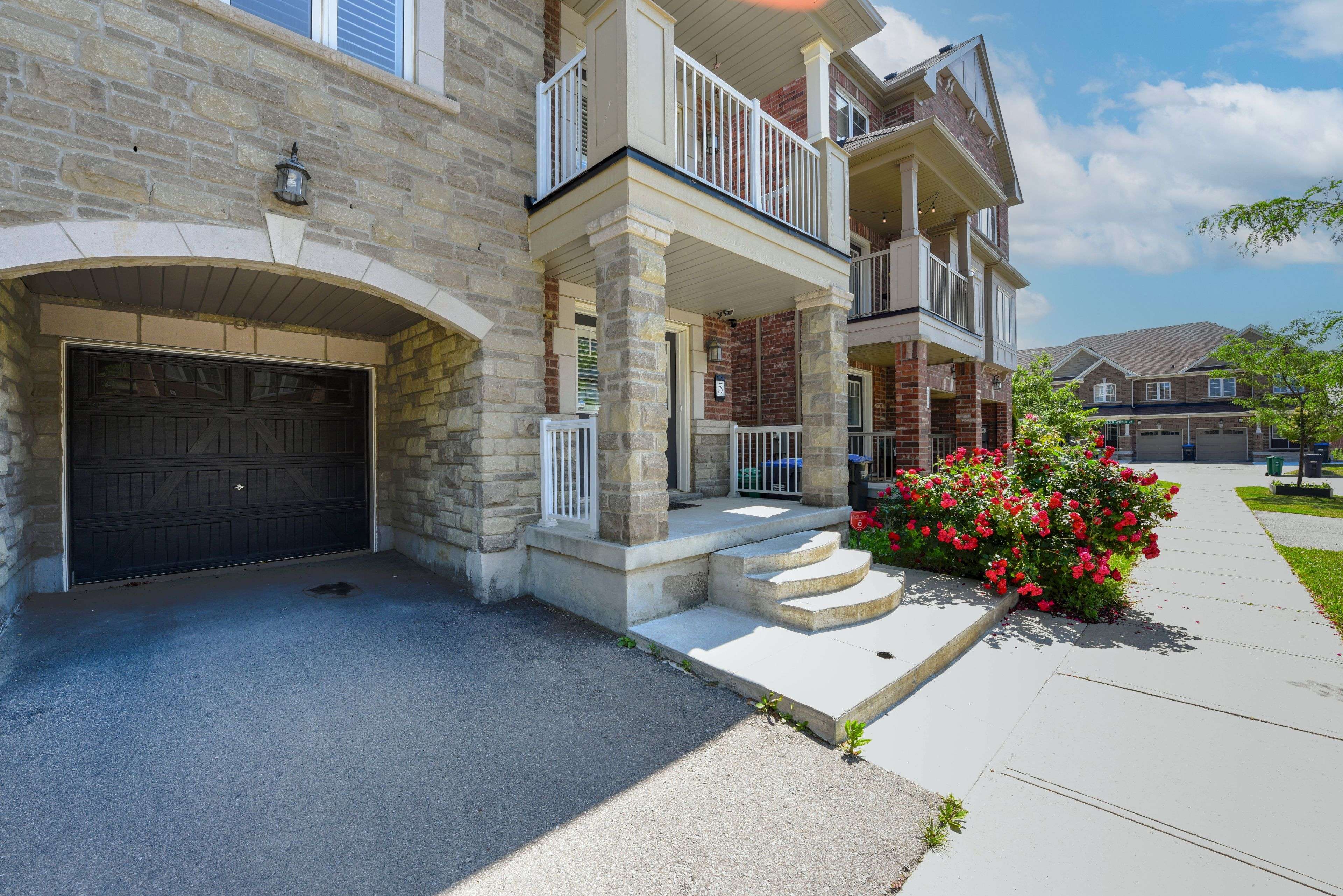 Brampton, ON L7A 4N7,5 Francesco ST