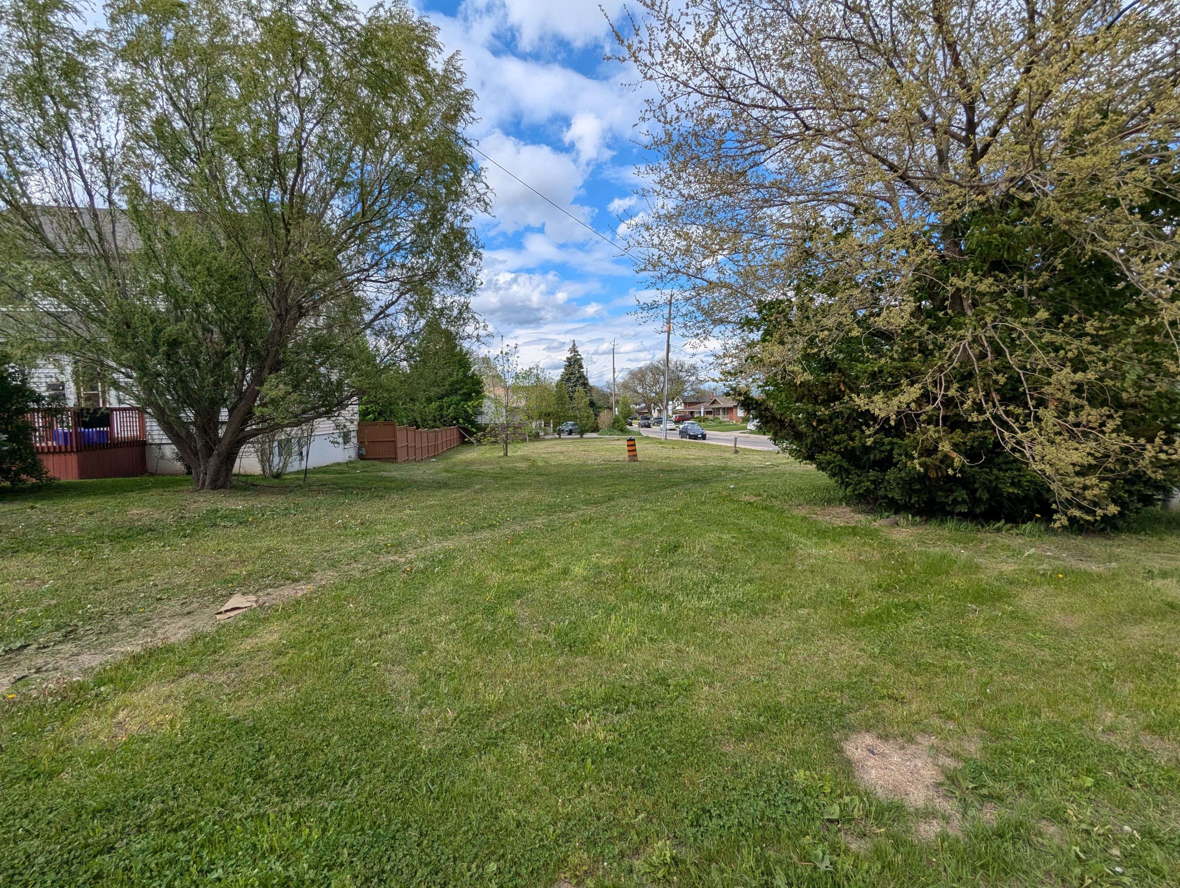 Hamilton, ON L8G 1J3,2791 King ST E