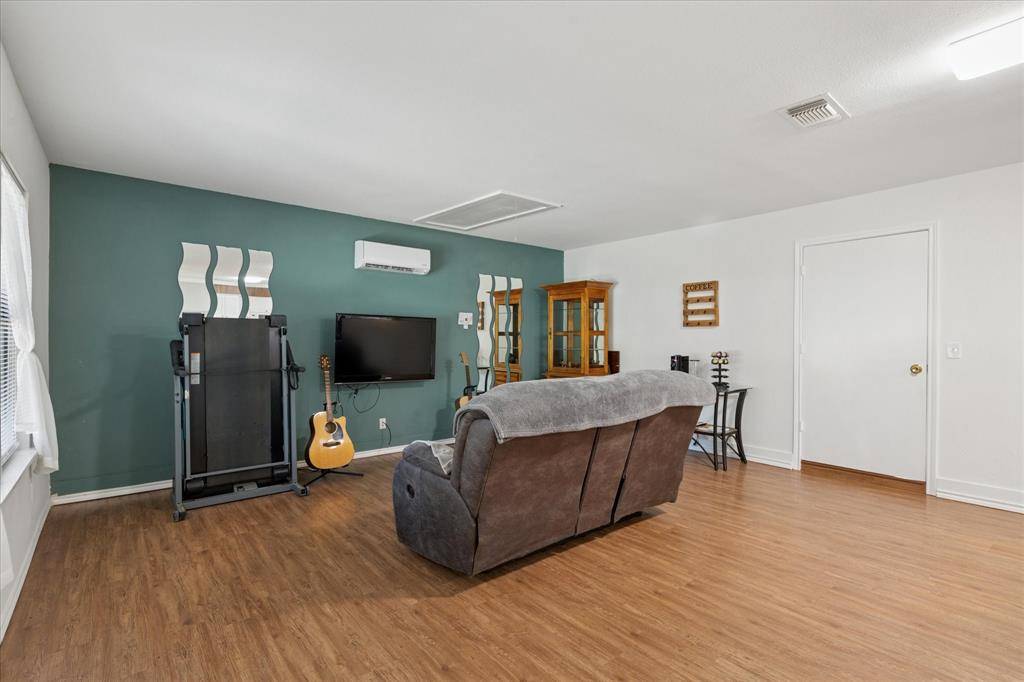 Sanger, TX 76266,226 Hillcrest Street