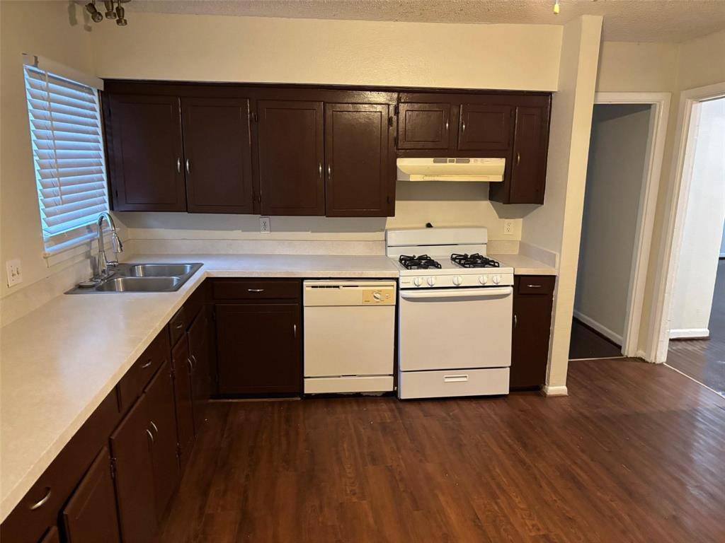 Arlington, TX 76010,437 Browning Drive