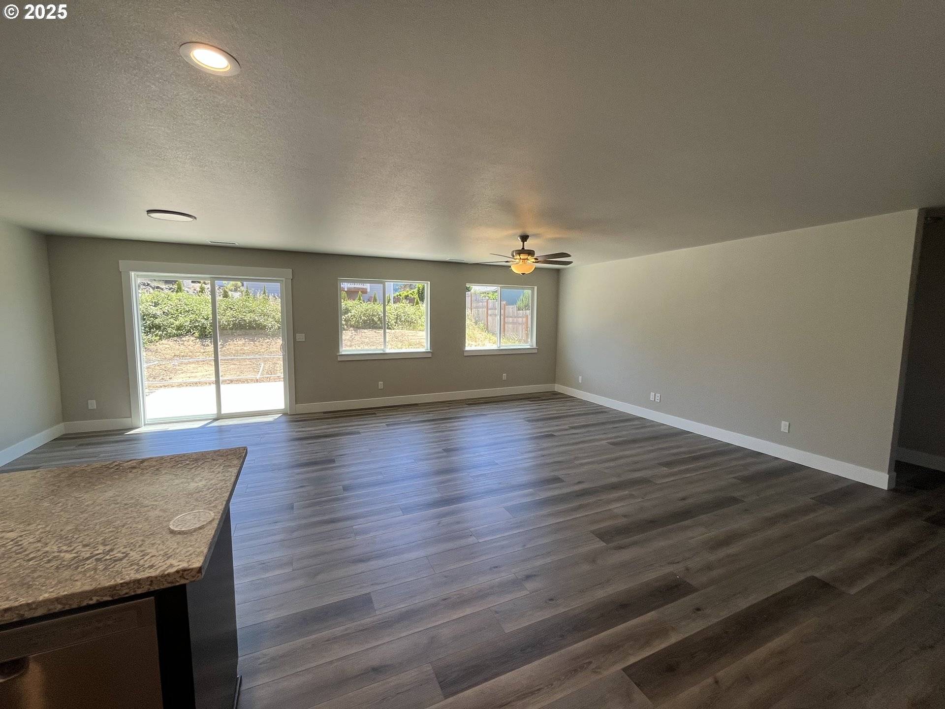 Myrtle Creek, OR 97457,1328 NE SIMPSON LN