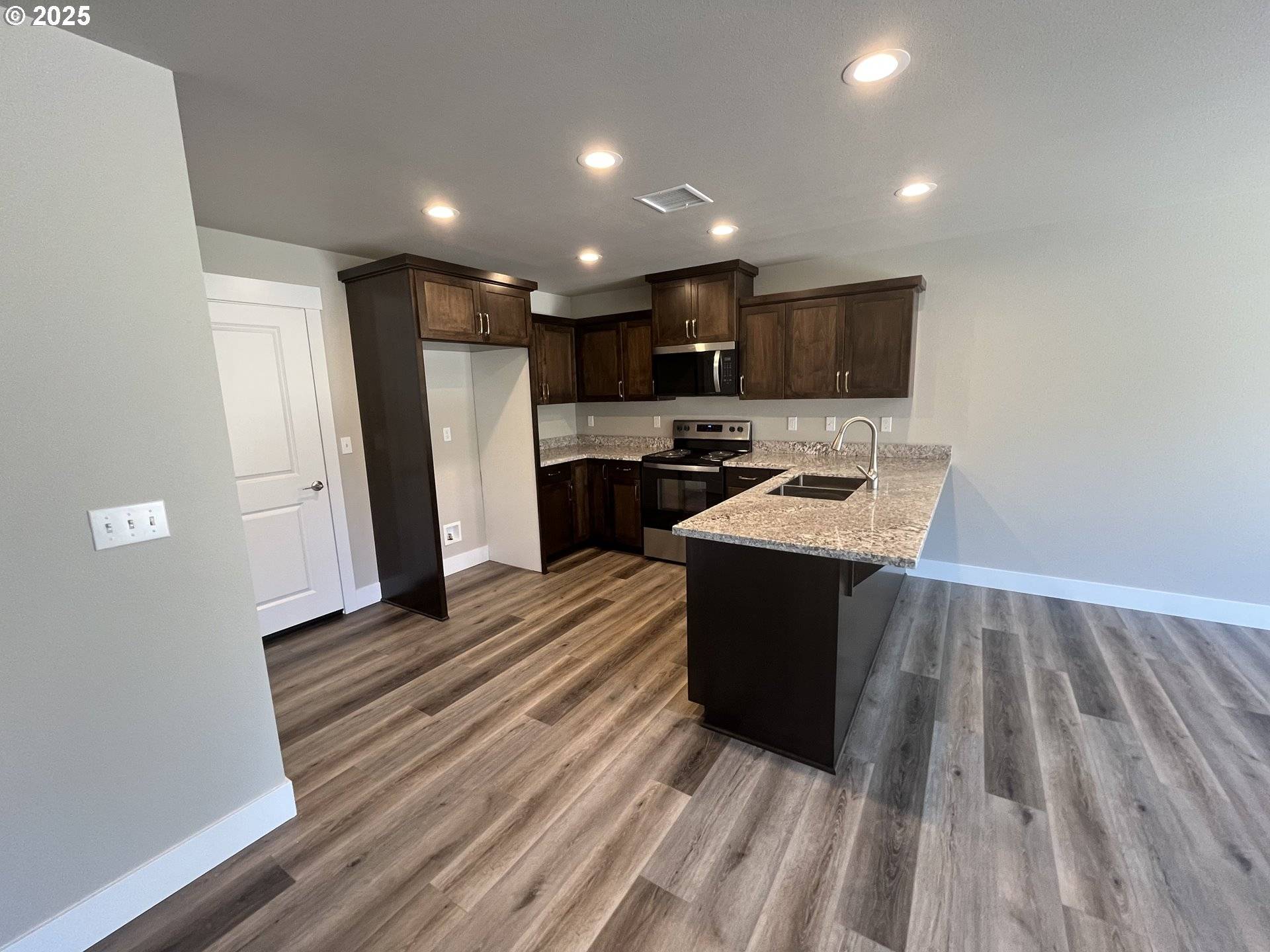 Myrtle Creek, OR 97457,1328 NE SIMPSON LN