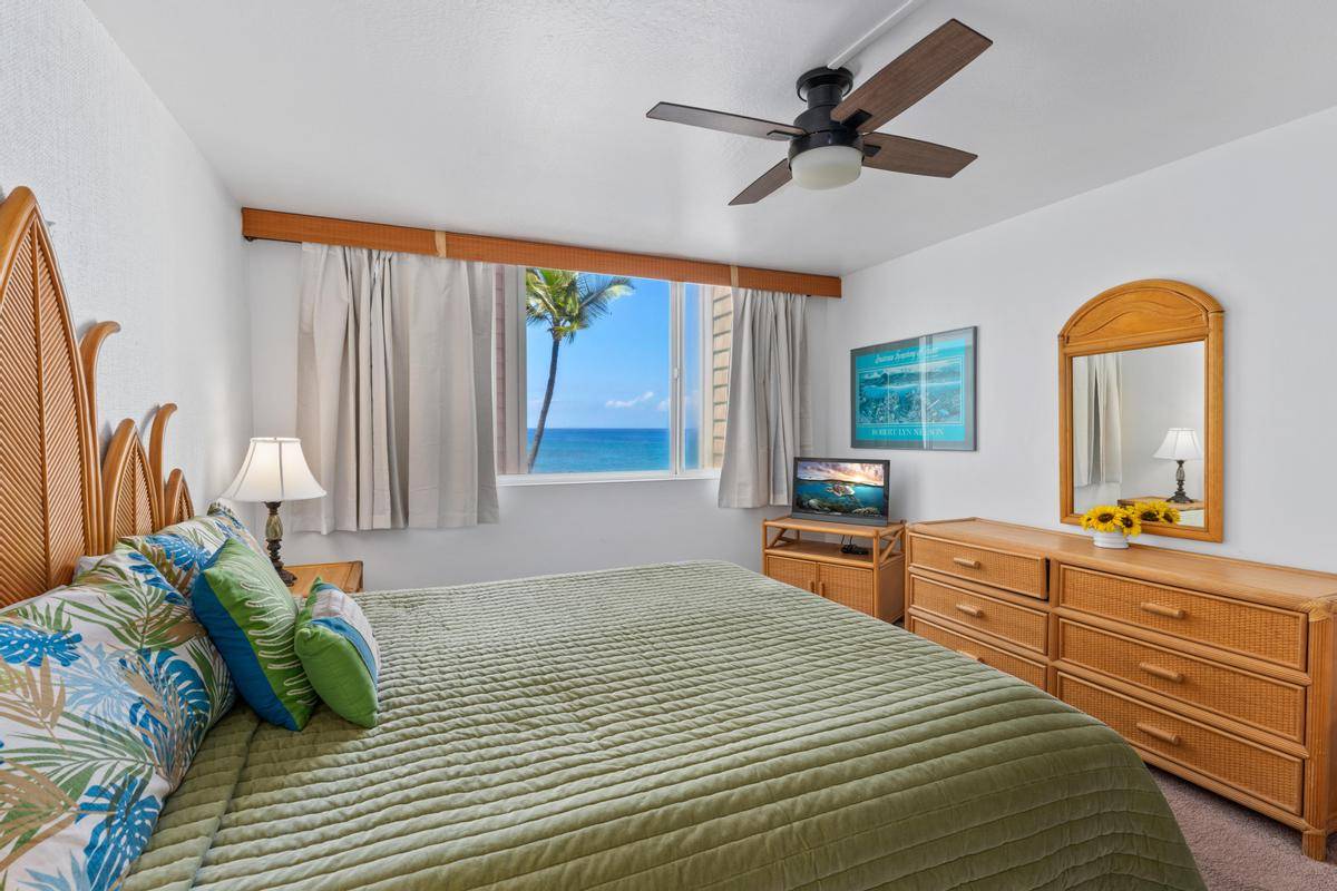 Kailua-kona, HI 96740,75-5870 KAHAKAI RD #308