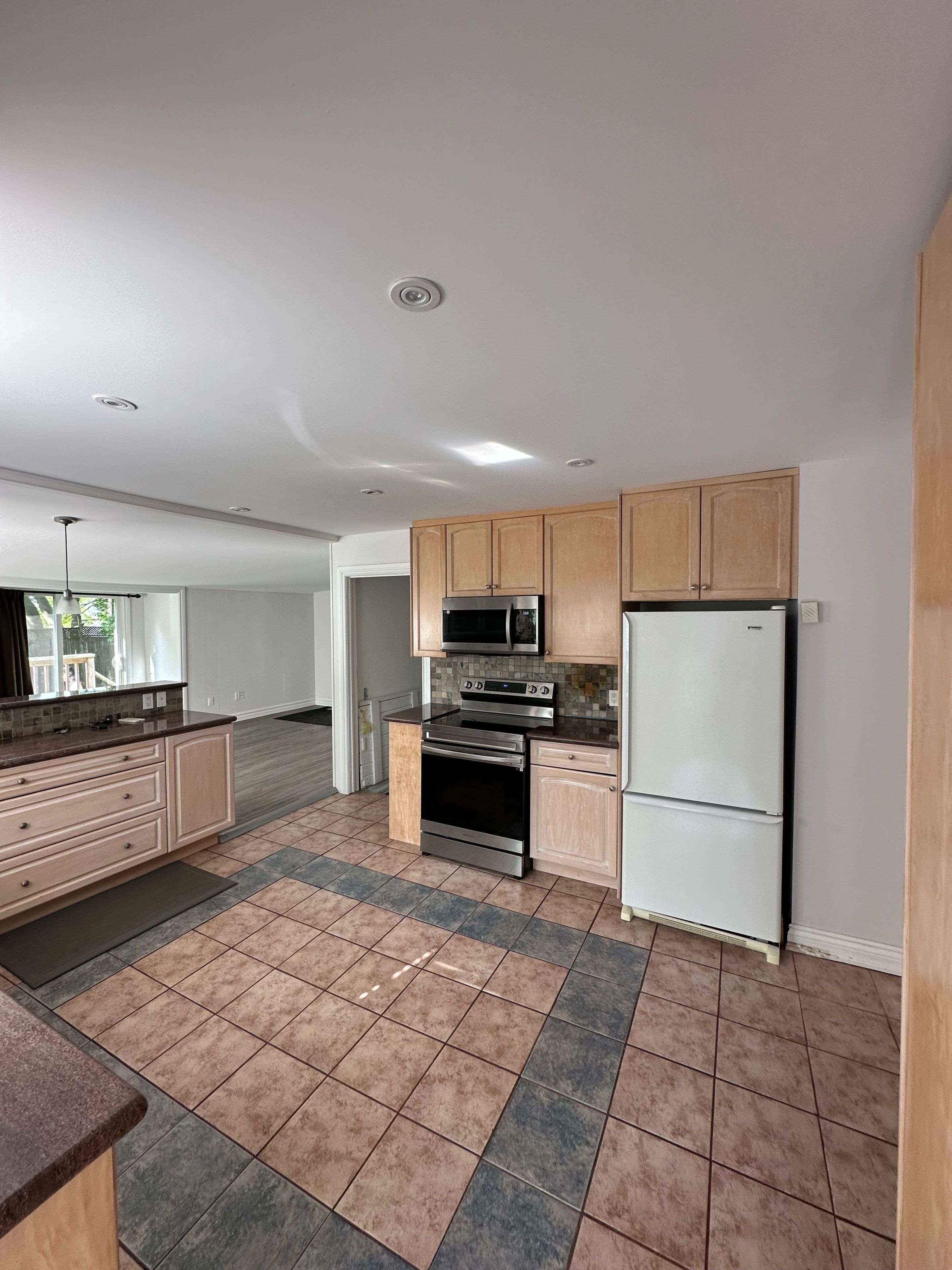 Newmarket, ON L3Y 1H1,325 Andrew ST
