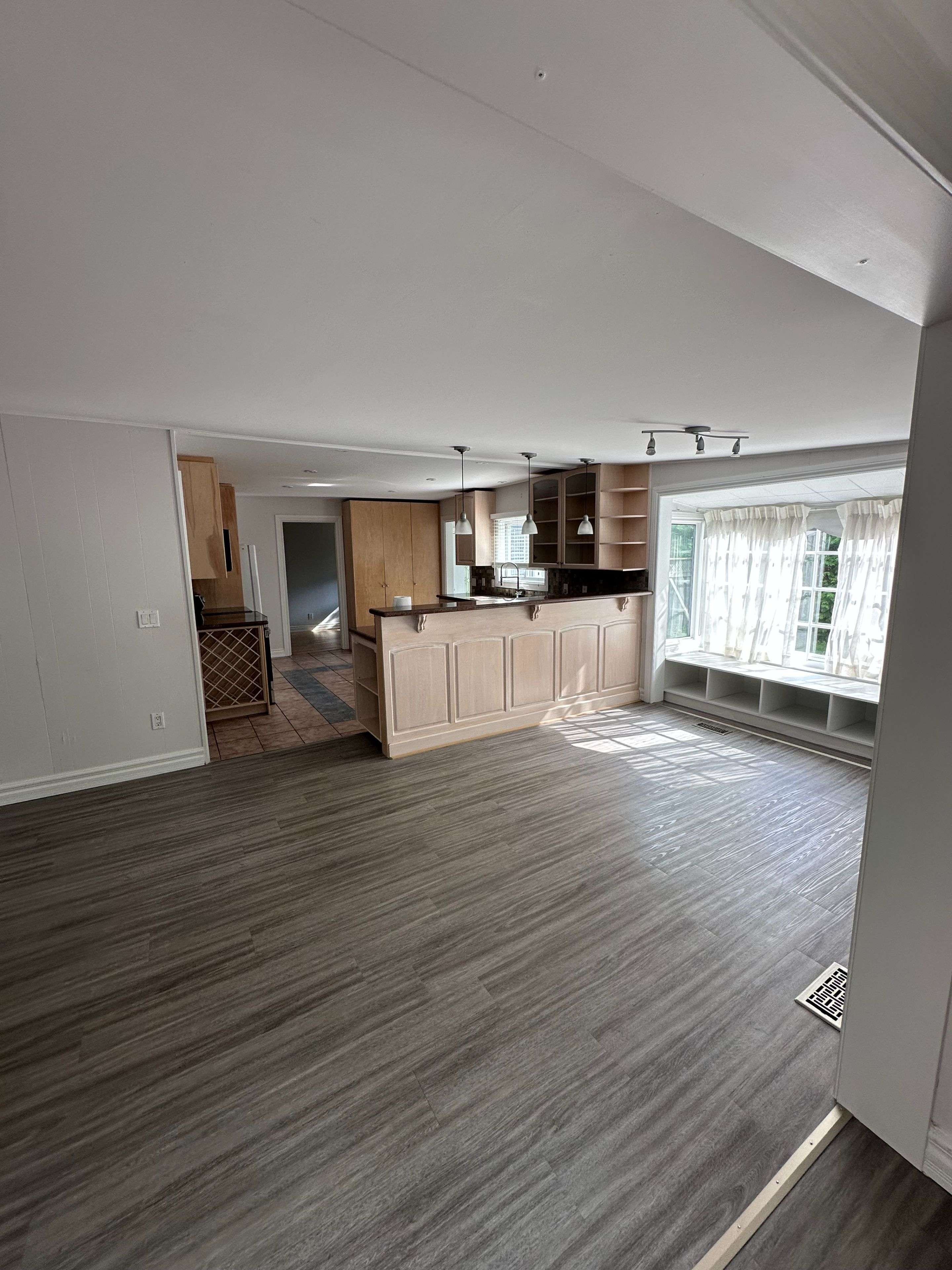 Newmarket, ON L3Y 1H1,325 Andrew ST