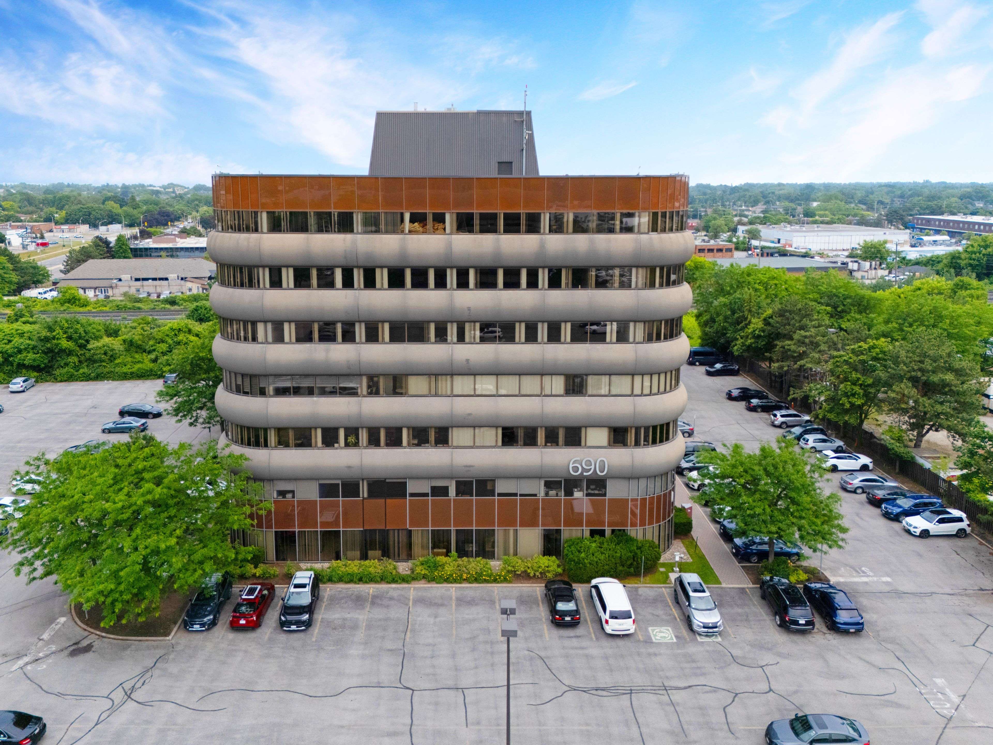 690 Dorval DR #500, Oakville, ON L6K 3V7