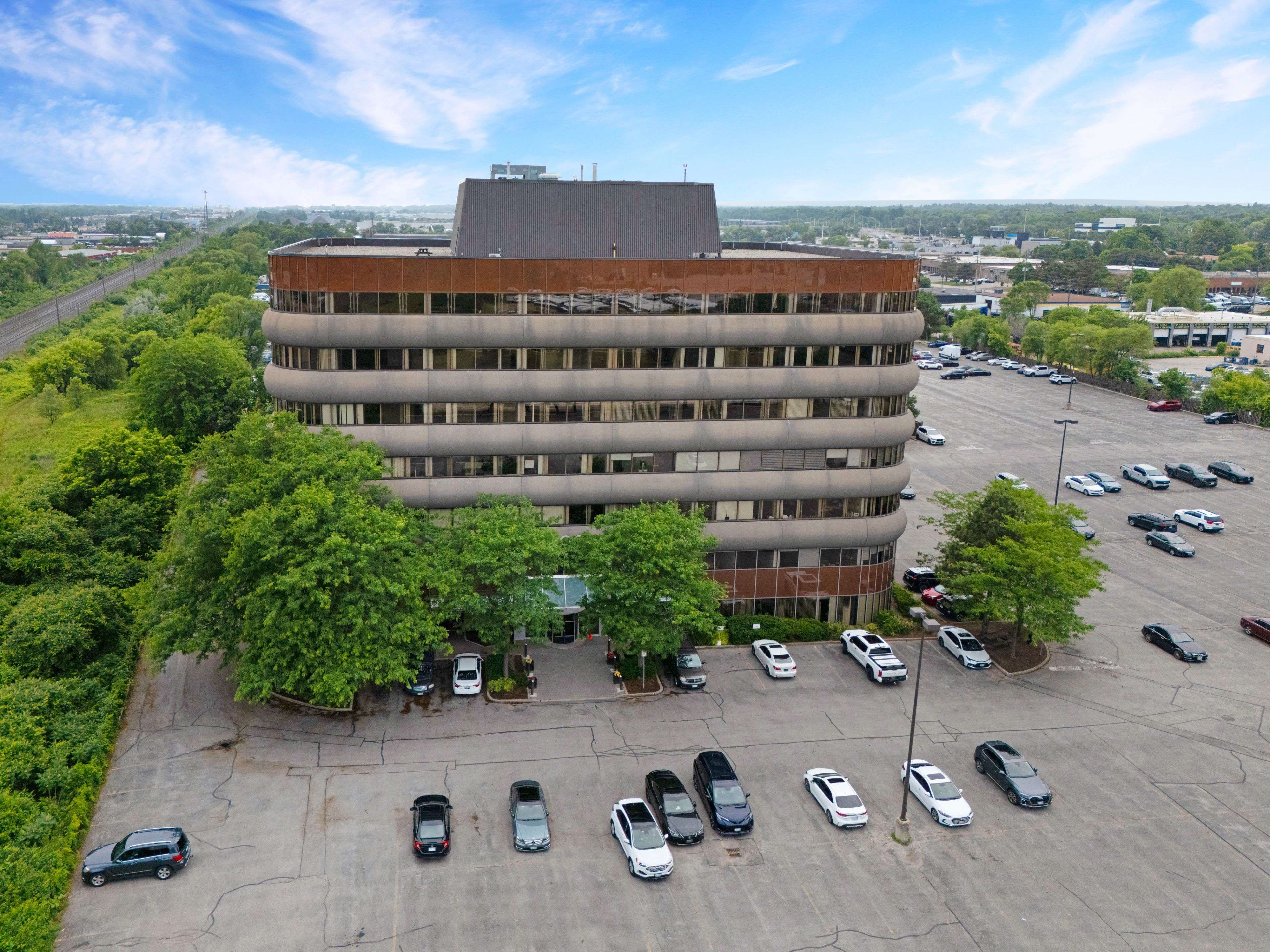 690 Dorval DR #500, Oakville, ON L6K 3V7