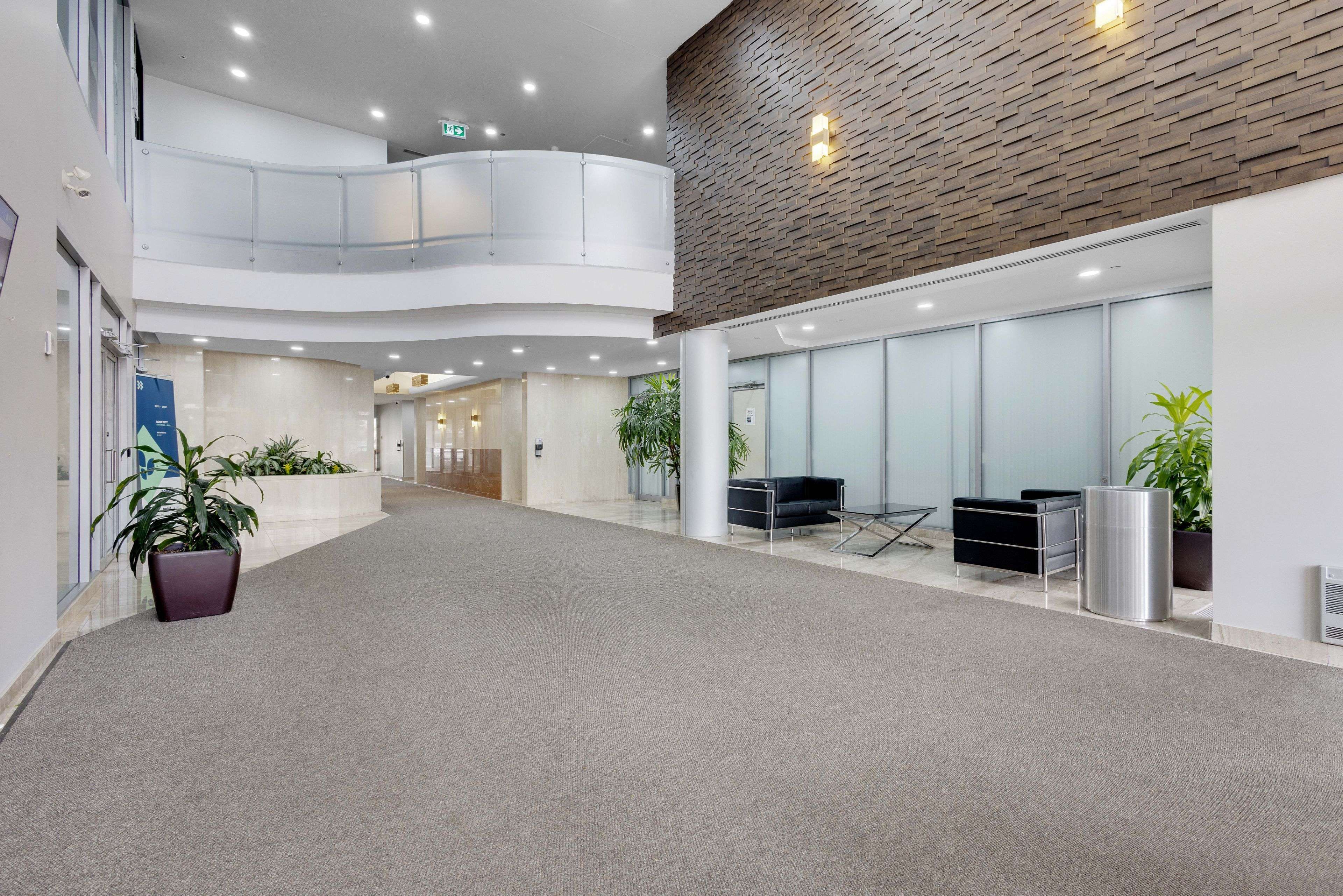 690 Dorval DR #500, Oakville, ON L6K 3V7