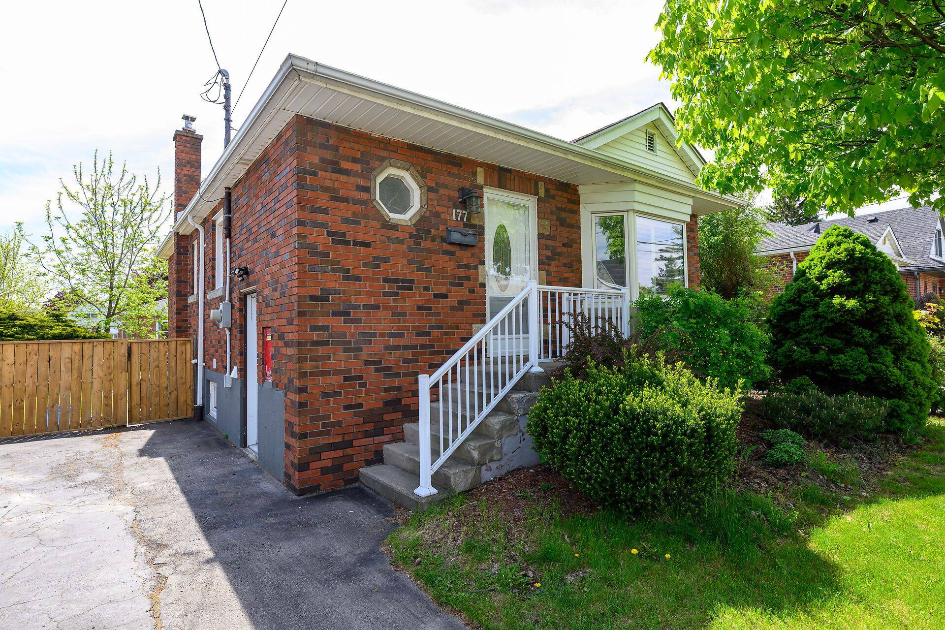 Hamilton, ON L8V 3P4,177 East 31st ST
