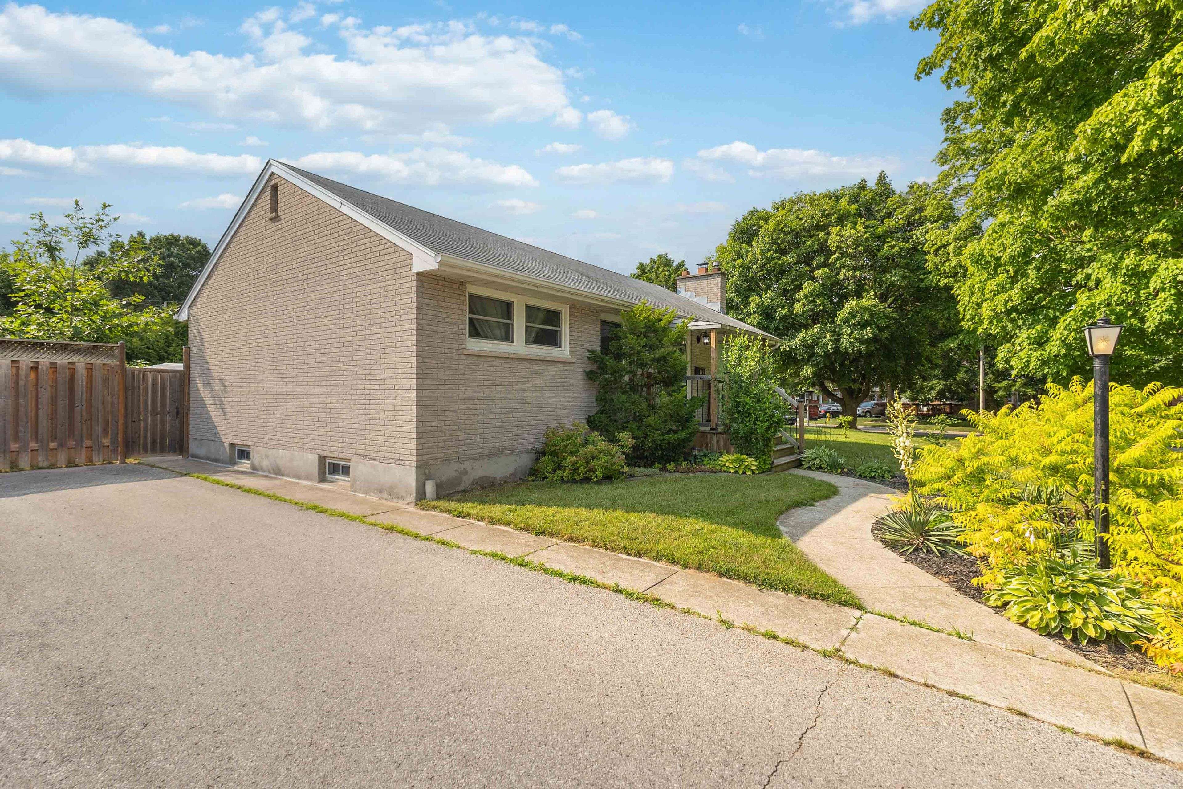 London East, ON N5W 1Y7,112 Stevenson AVE
