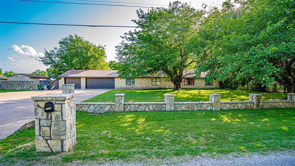 Granbury, TX 76048,1407 Cheyenne Trail