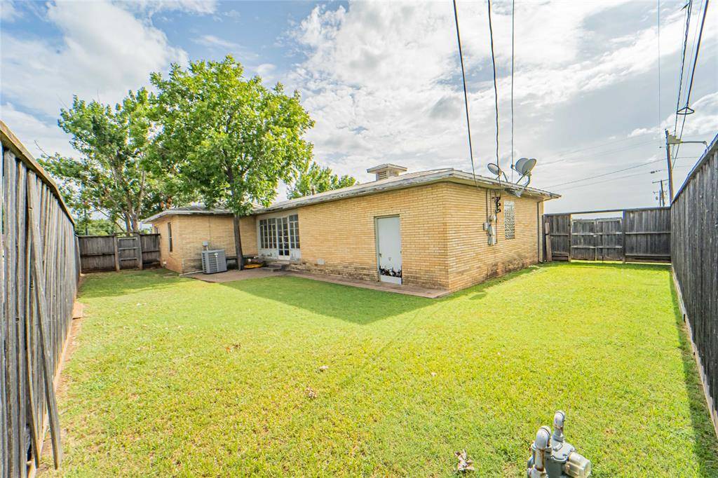 Breckenridge, TX 76424,514 W Walker Street