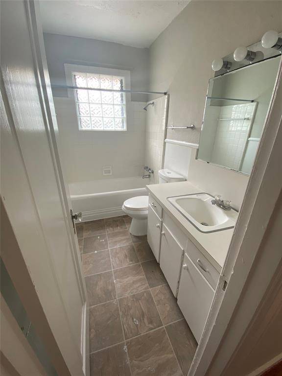 Dallas, TX 75219,4000 Hawthorne Avenue #10