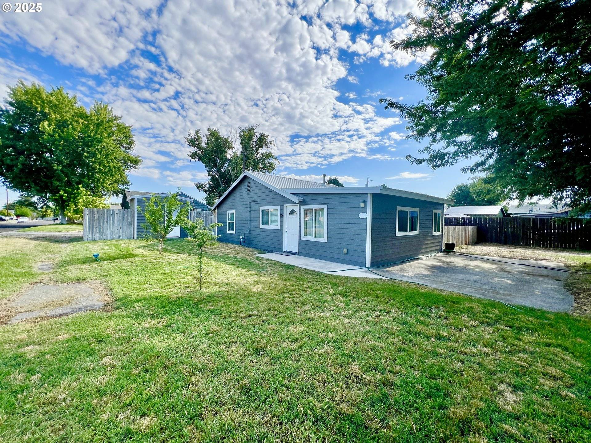 Hermiston, OR 97838,955 SW 10TH ST