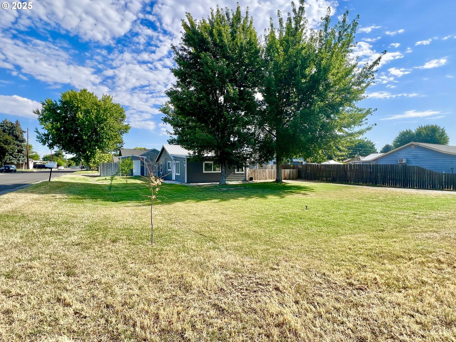 Hermiston, OR 97838,955 SW 10TH ST