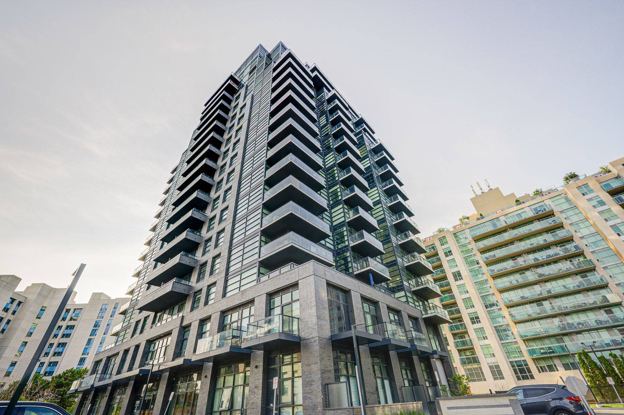 Whitby, ON L1N 0P1,1606 Charles ST #1605
