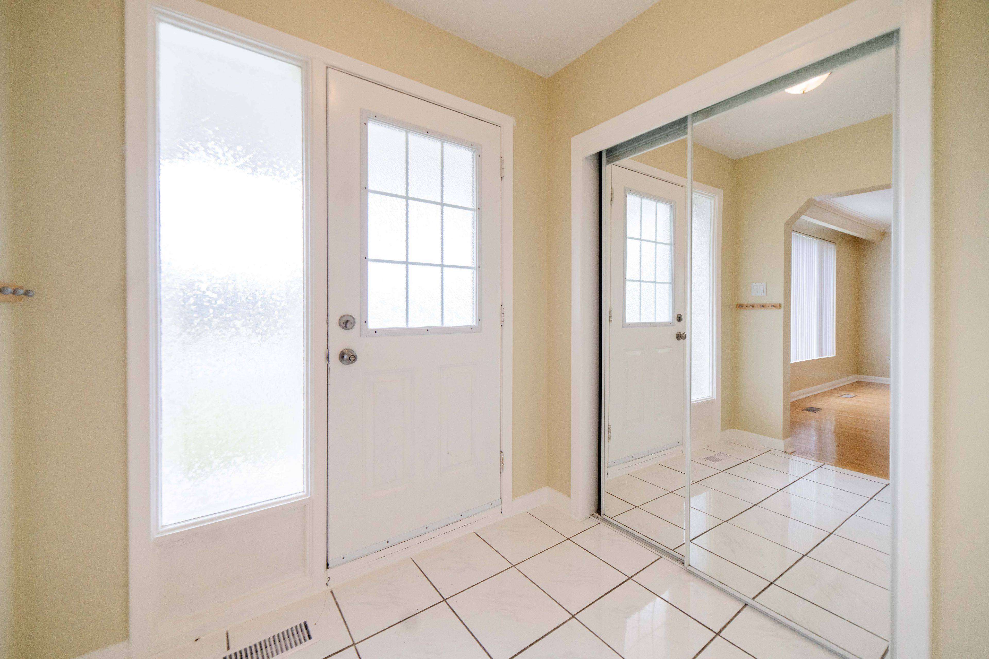 Oakville, ON L6L 4G4,544 Sandmere PL #Upper