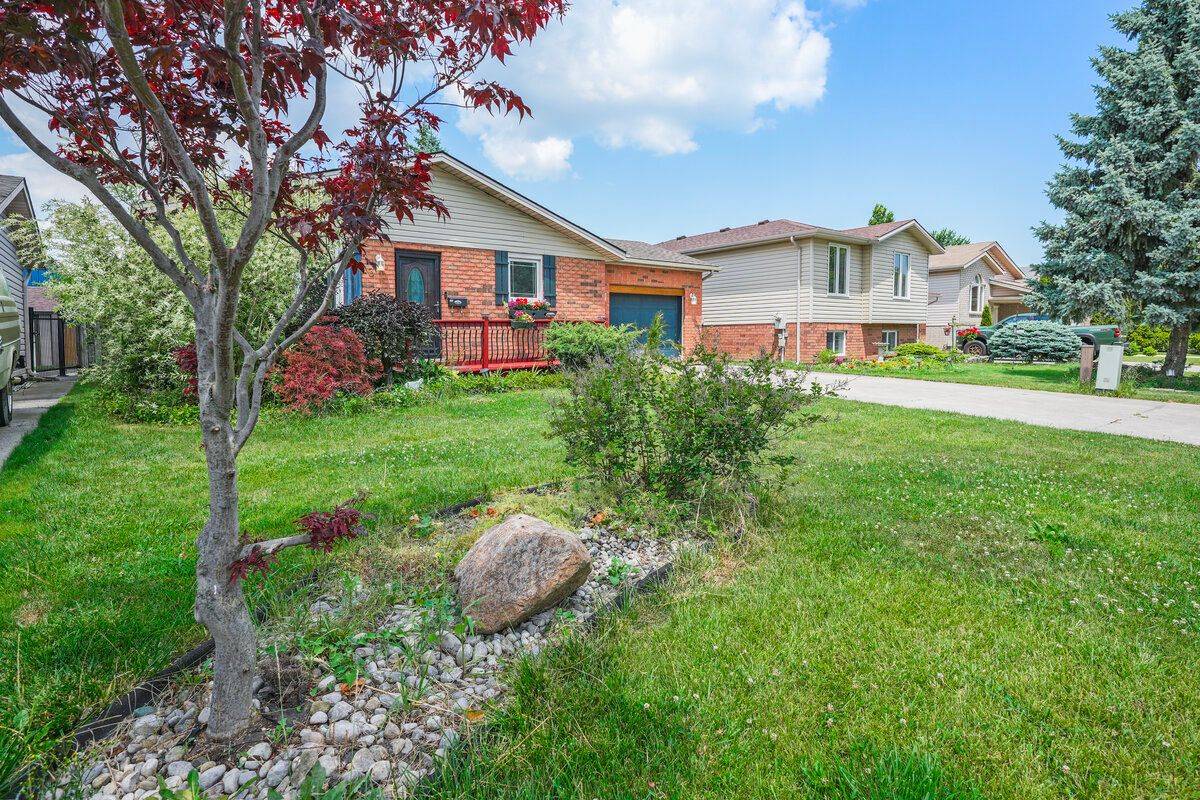 Chatham-kent, ON N0P 2L0,13 Massey DR