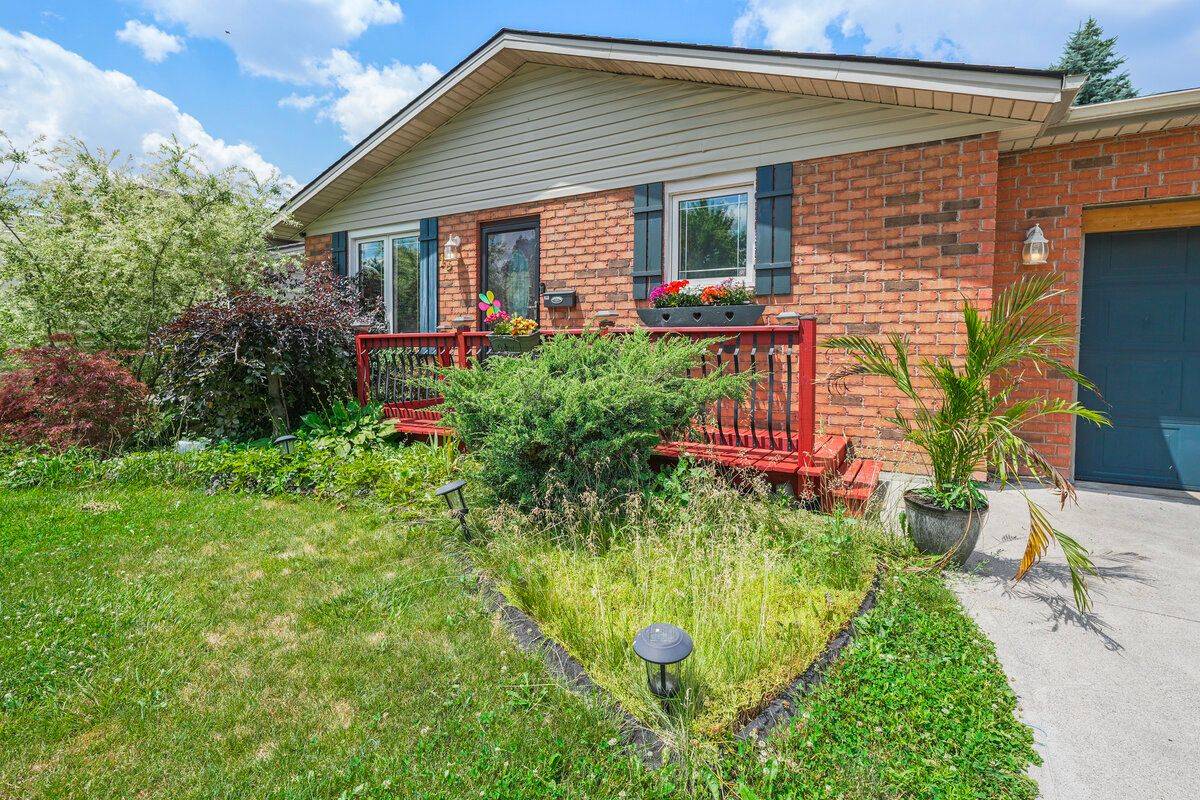 Chatham-kent, ON N0P 2L0,13 Massey DR