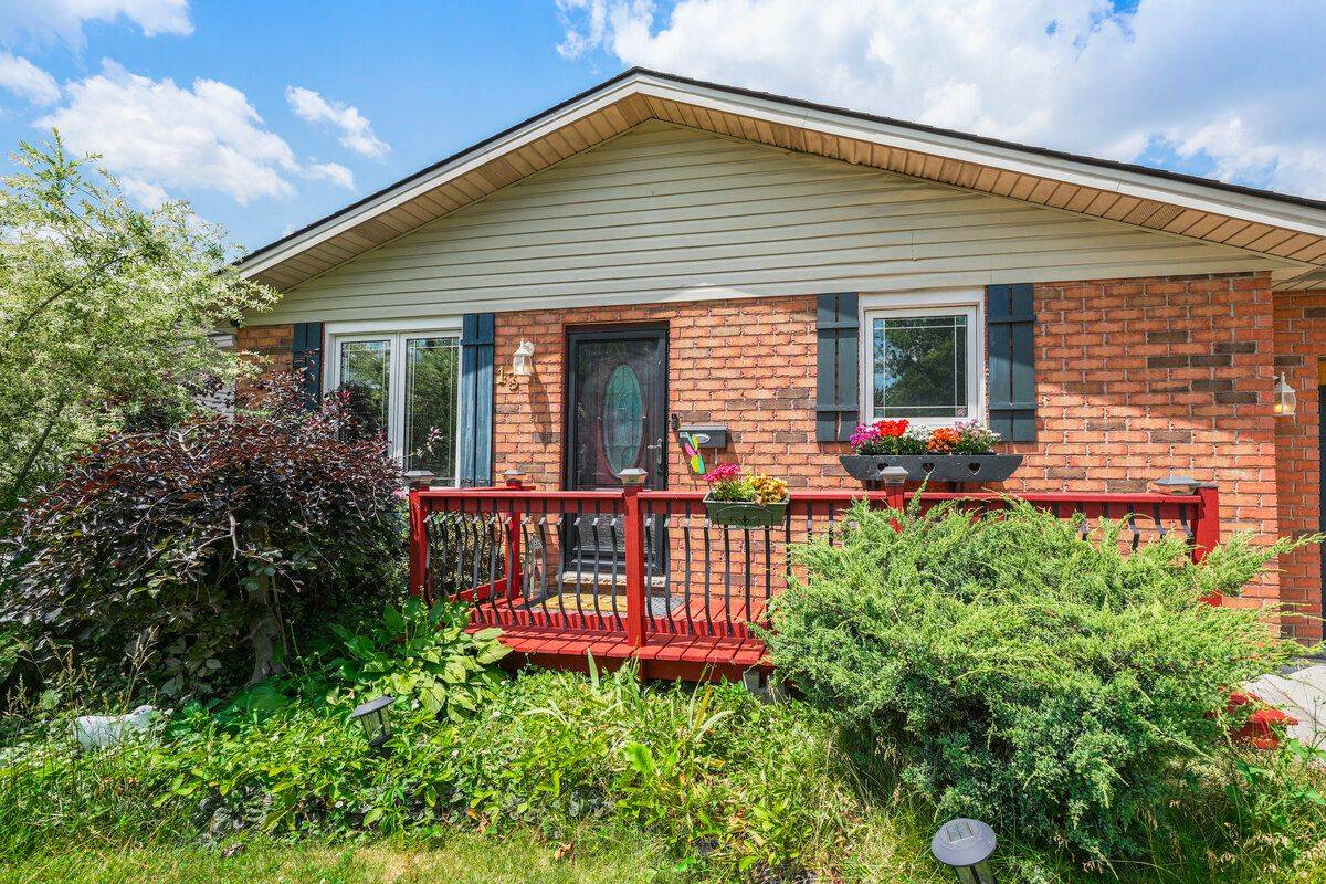 Chatham-kent, ON N0P 2L0,13 Massey DR