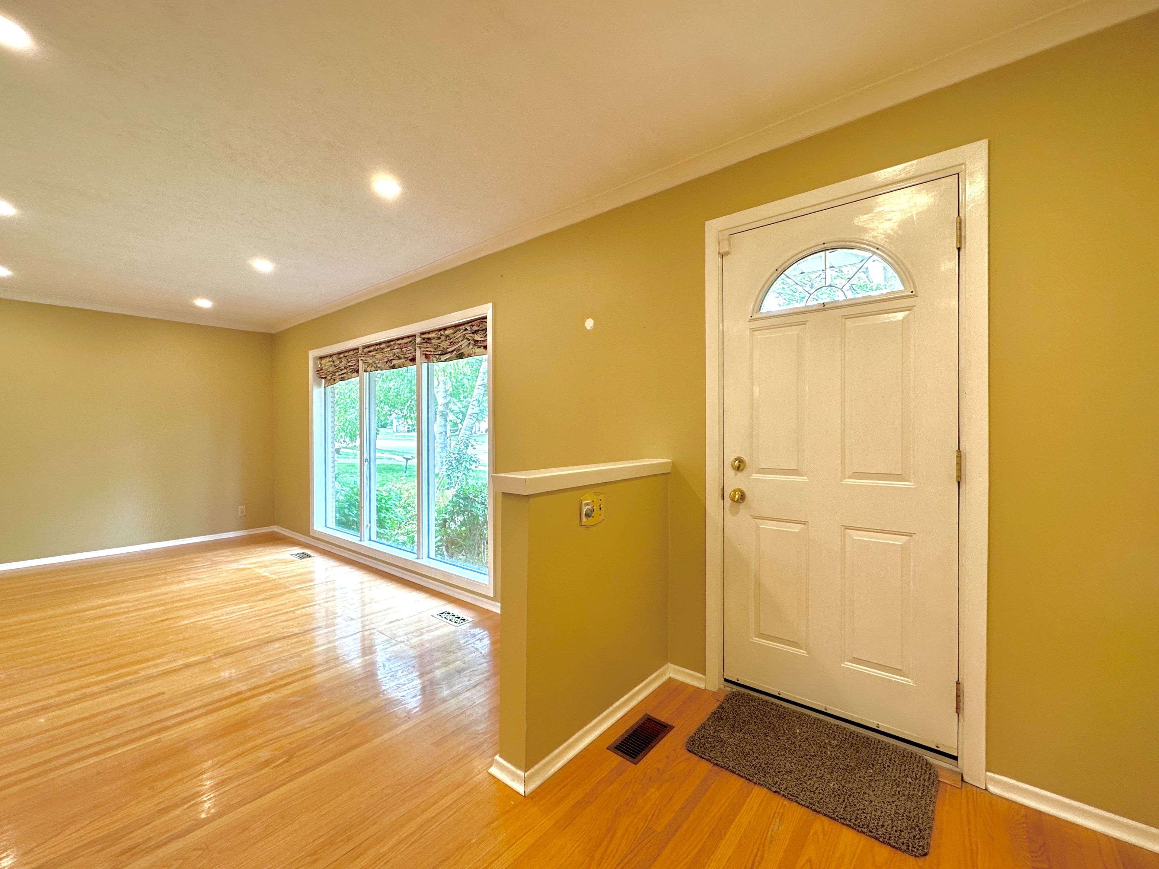 Kitchener, ON N2M 4G7,245 Forest Hill DR #Upper