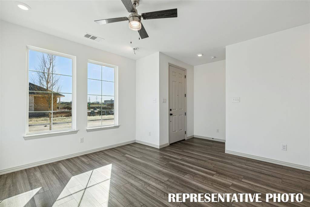 Haltom City, TX 76117,4704 Sparkling Pathway