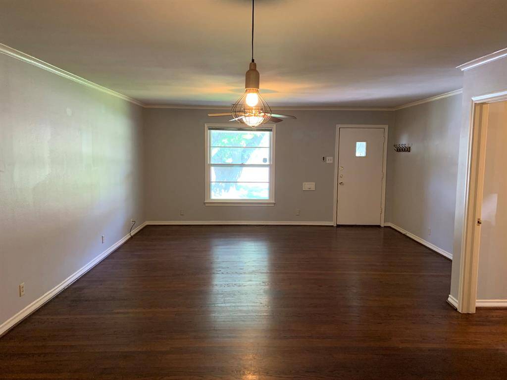 Dallas, TX 75214,6902 E Mockingbird Lane
