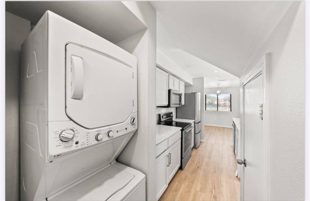 Dallas, TX 75243,9837 Walnut Street #207