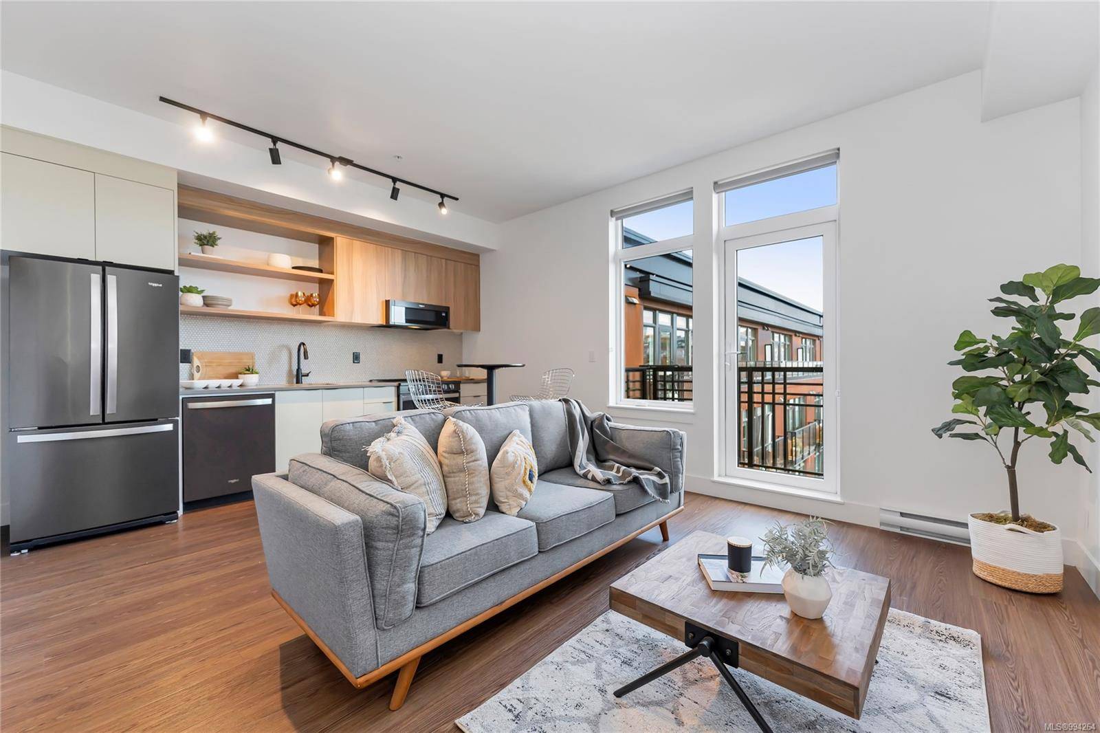 Victoria, BC V8T 0C8,515 Chatham St #505