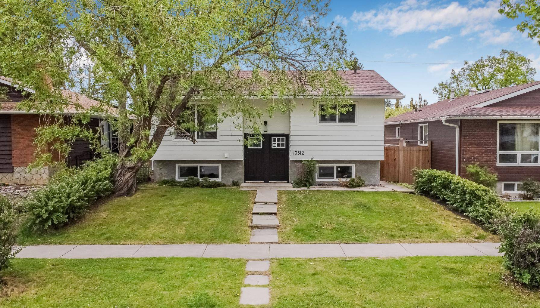 Calgary, AB T2W 2A9,10512 Oakfield DR SW