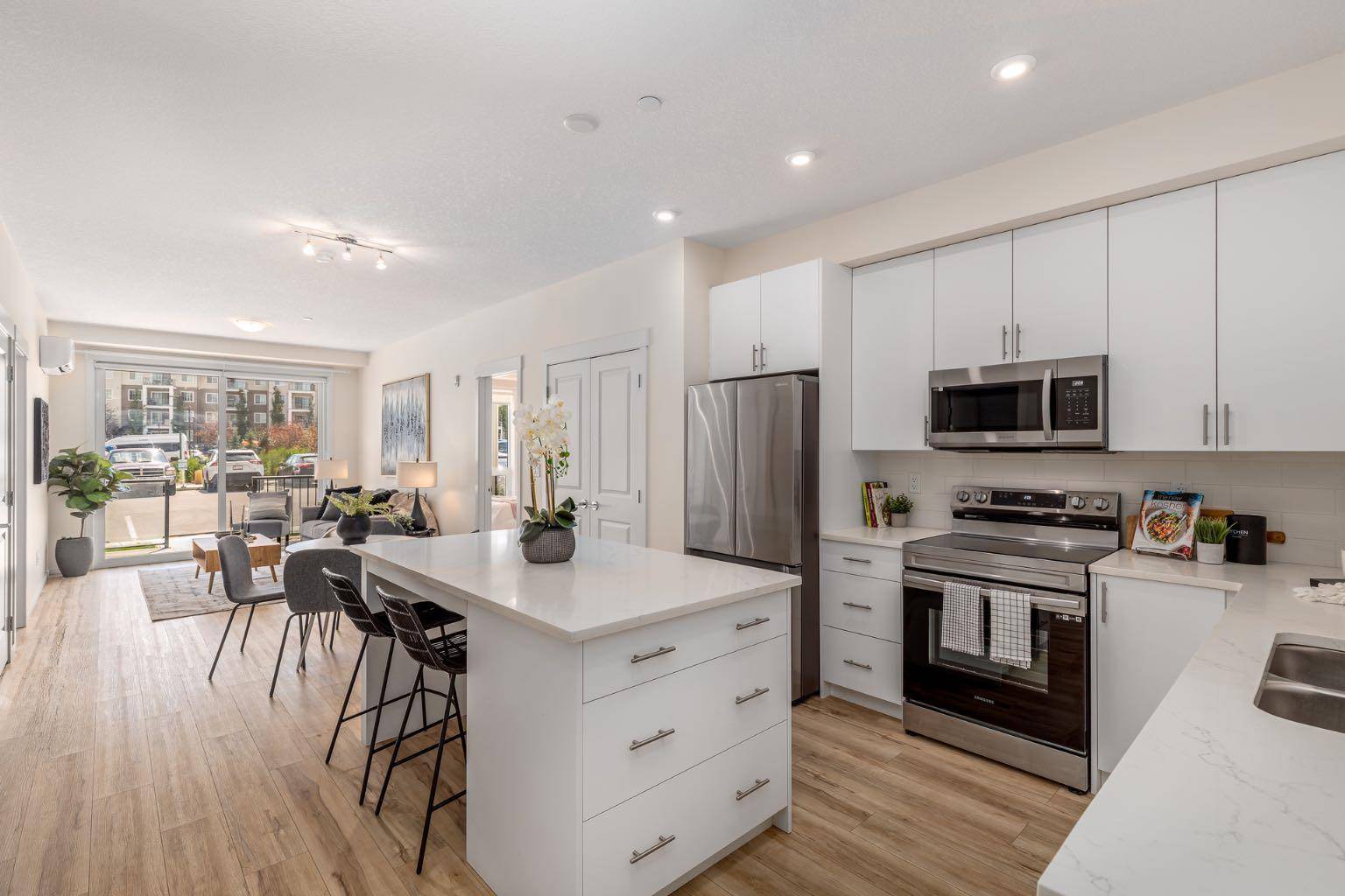 Calgary, AB T3P 1E5,15 Sage Meadows LNDG NW #6105