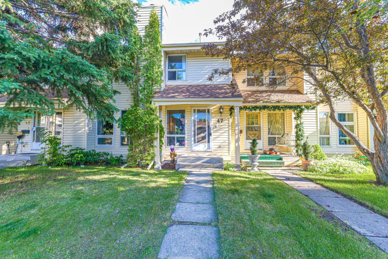 Calgary, AB T2W 3P1,47 Woodhill CT SW