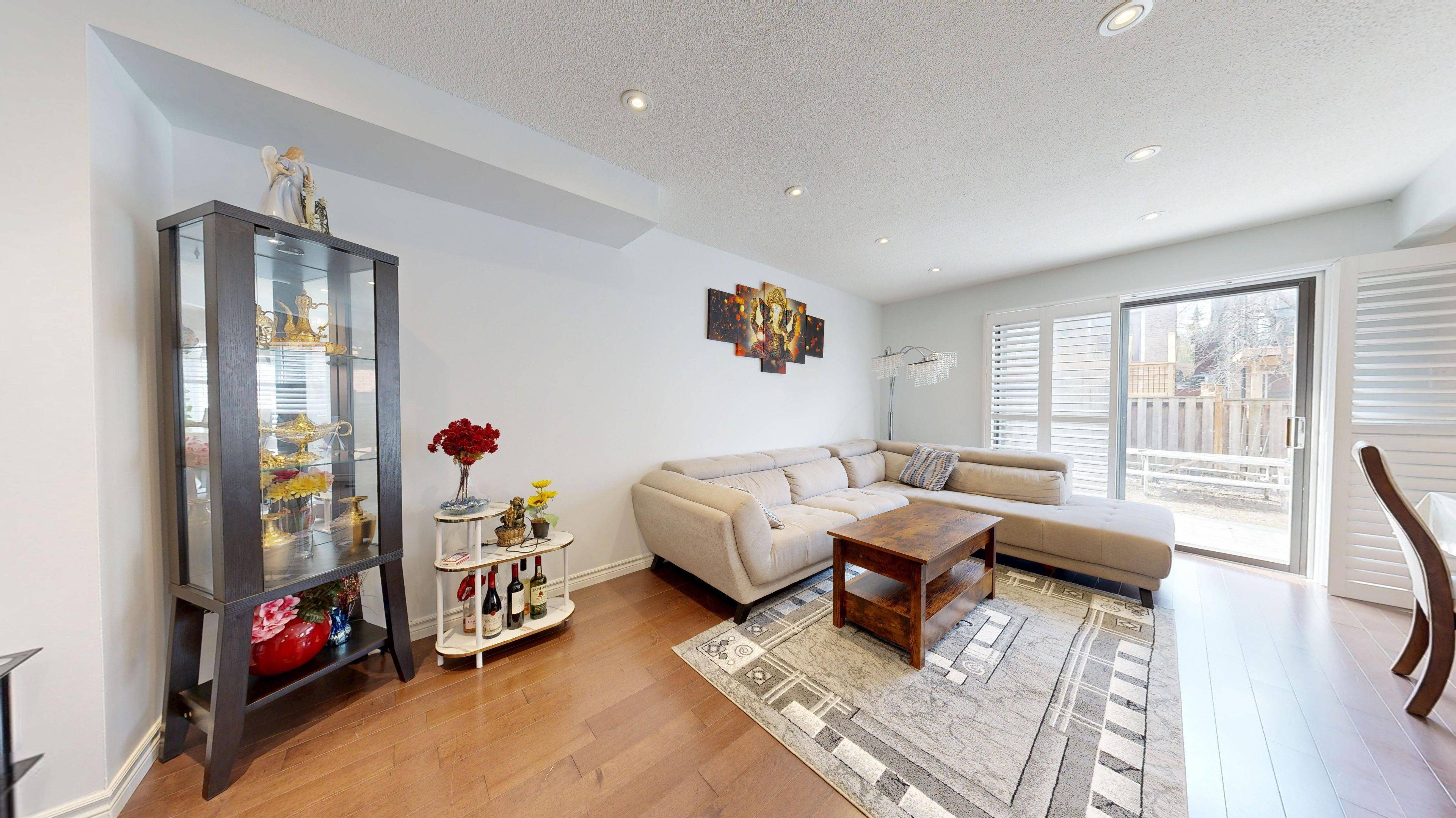Vaughan, ON L4K 2H9,19 Riviera DR