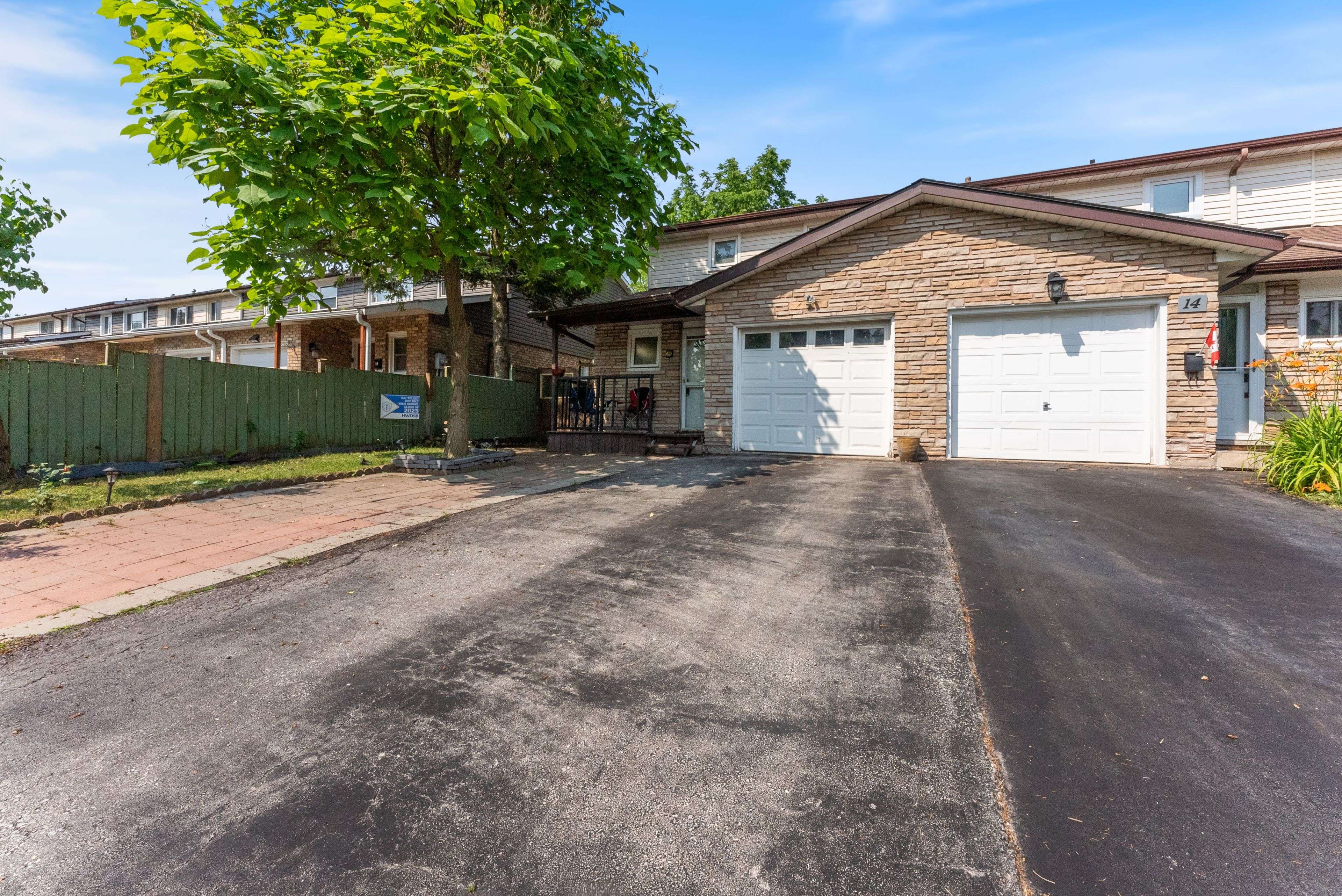Hamilton, ON L8J 1K2,16 Silvervine DR