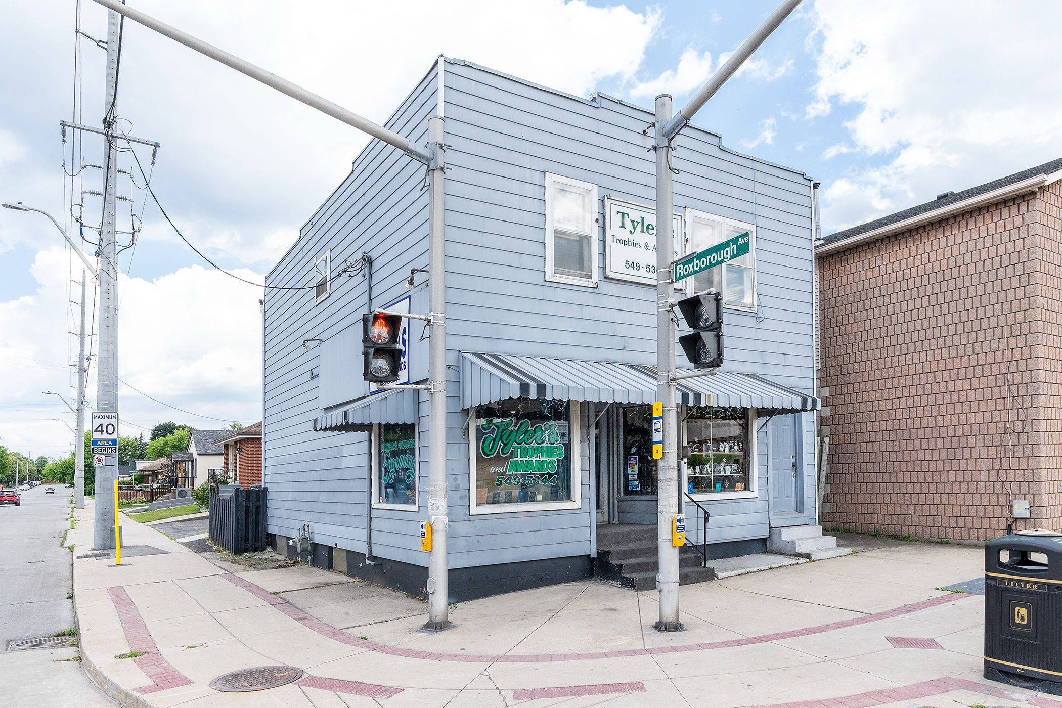 Hamilton, ON L8H 5W9,124 Parkdale AVE N