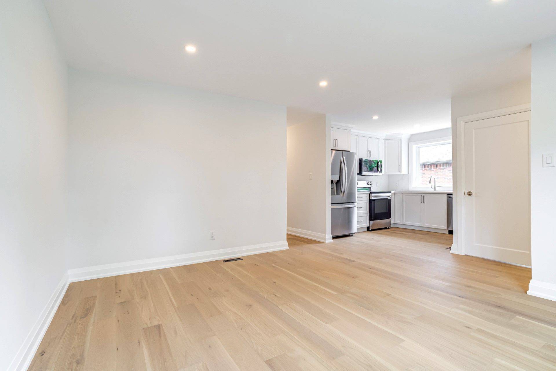 Hamilton, ON L8T 3L2,63 Fernwood CRES