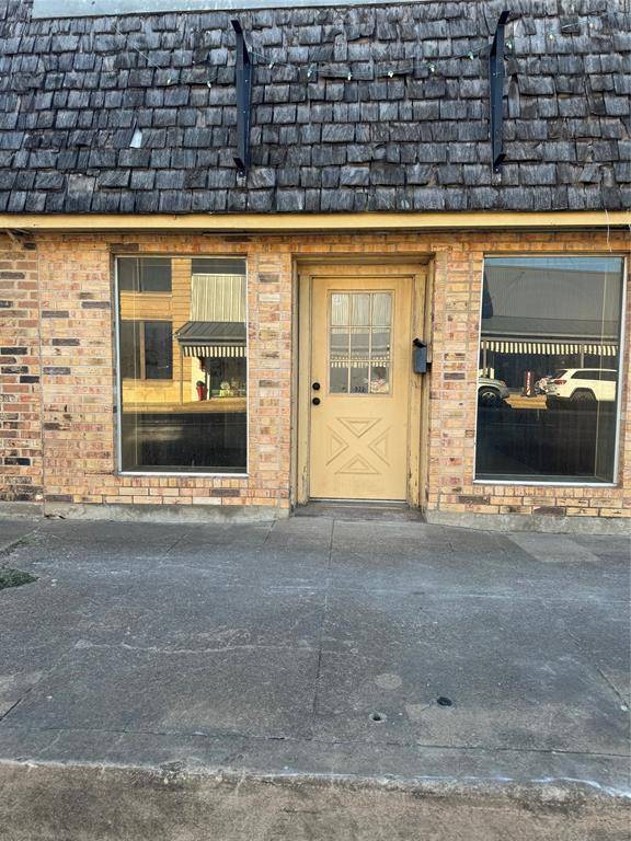 Mcgregor, TX 76657,221 S Main