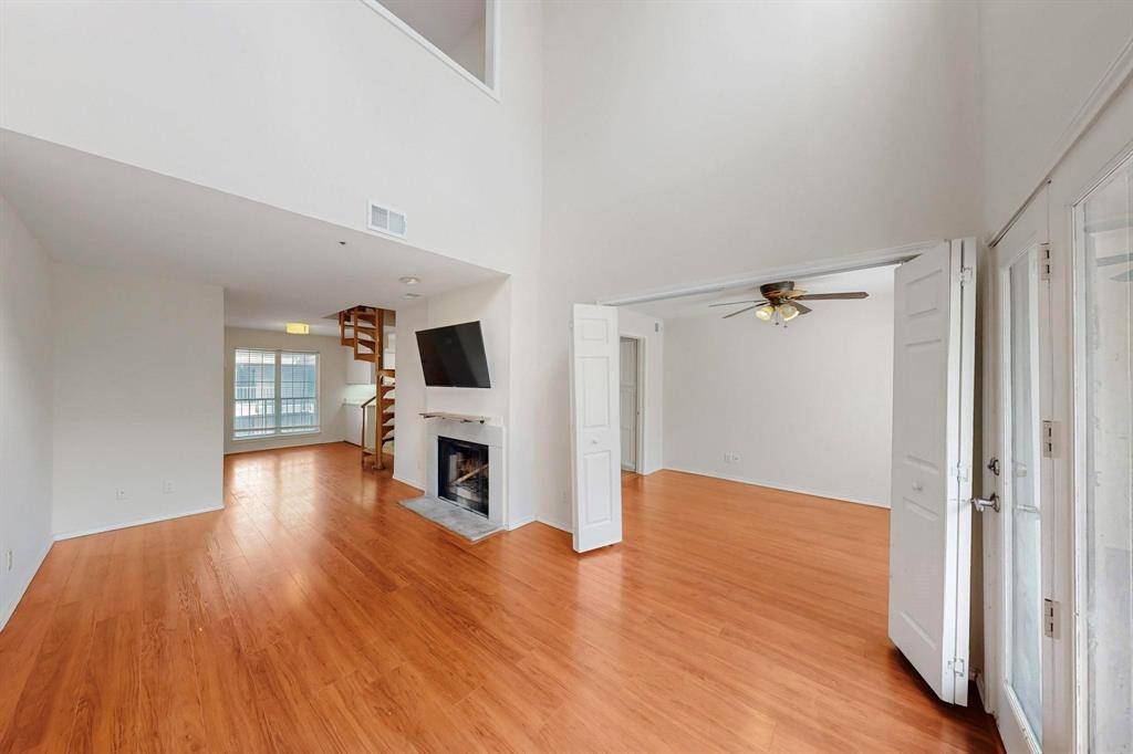 Dallas, TX 75205,4303 Buena Vista Street #306
