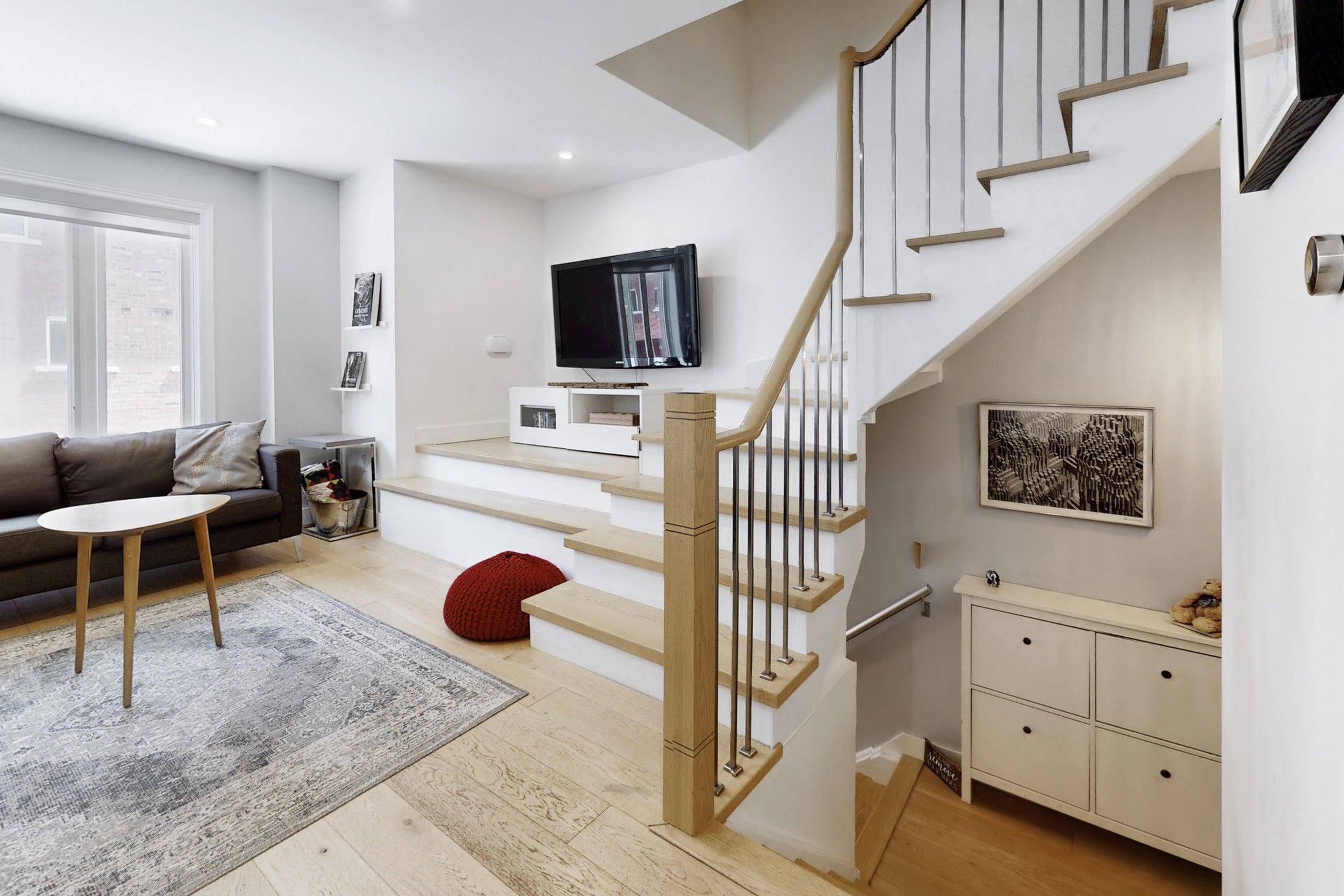 Toronto W02, ON M6H 4J9,6 Grogan Mews