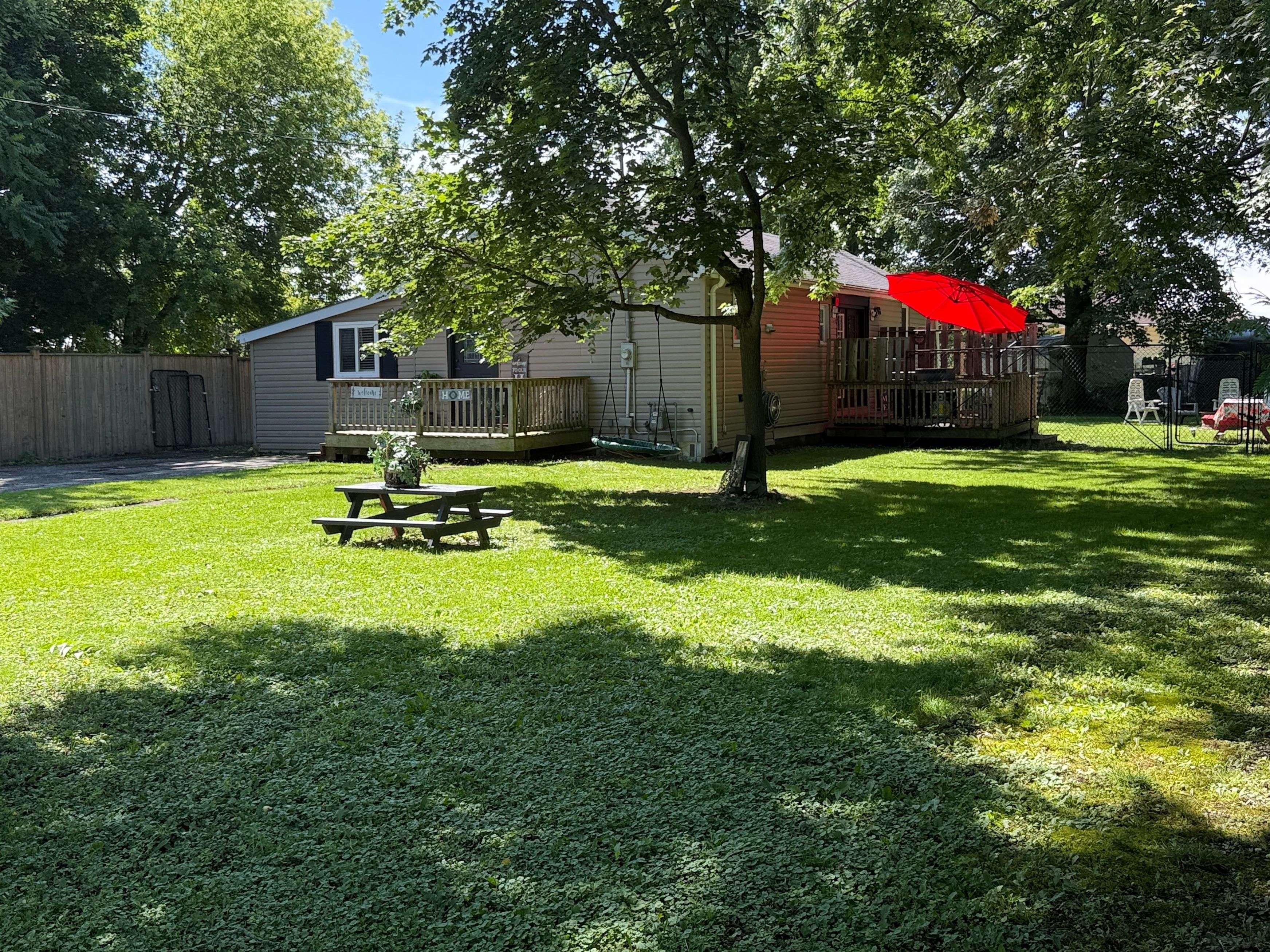 Petrolia, ON N0N 1R0,4361 fifth ST