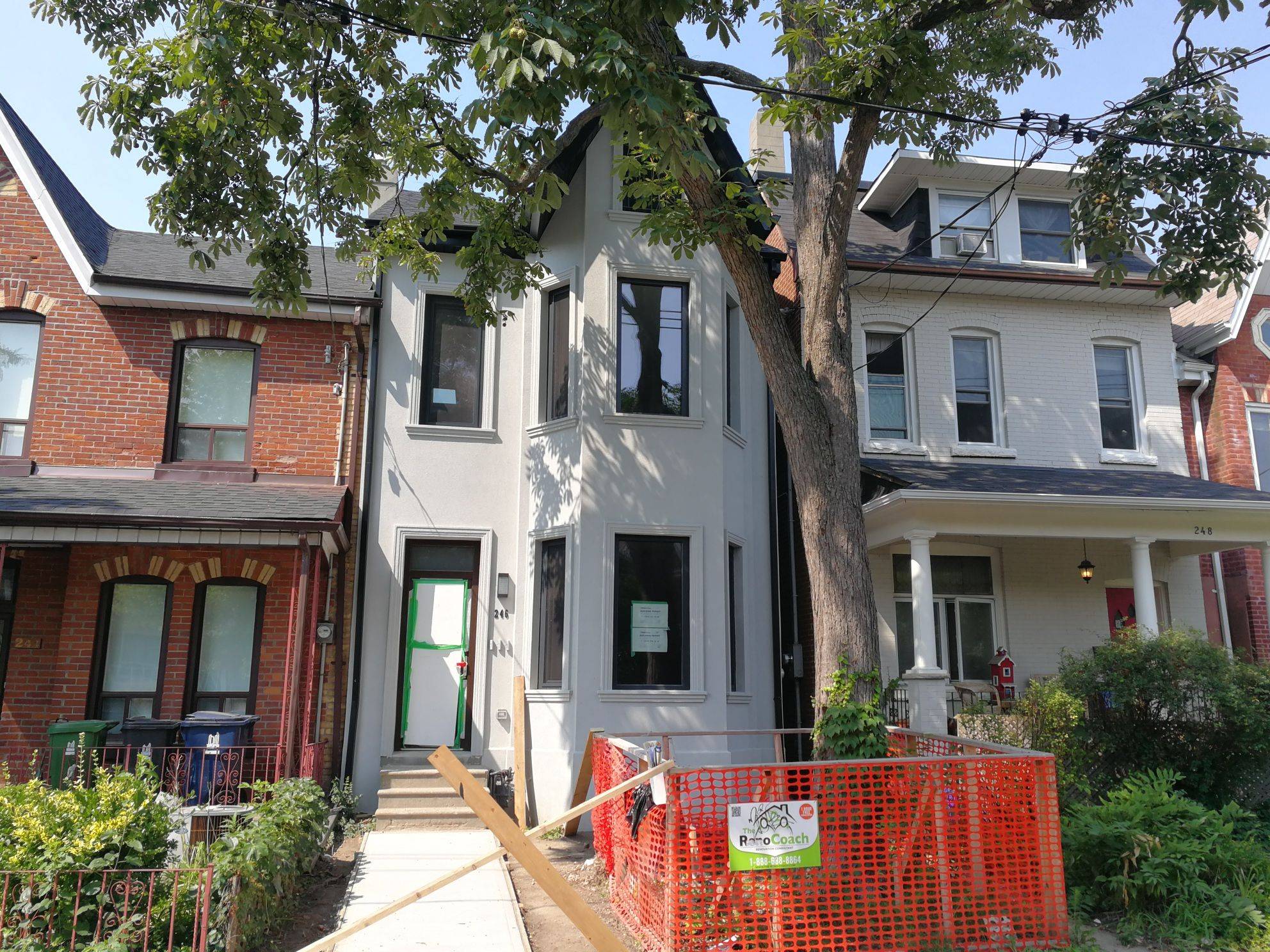 Toronto C01, ON M5S 2P5,246 Lippincott ST #Lowunit