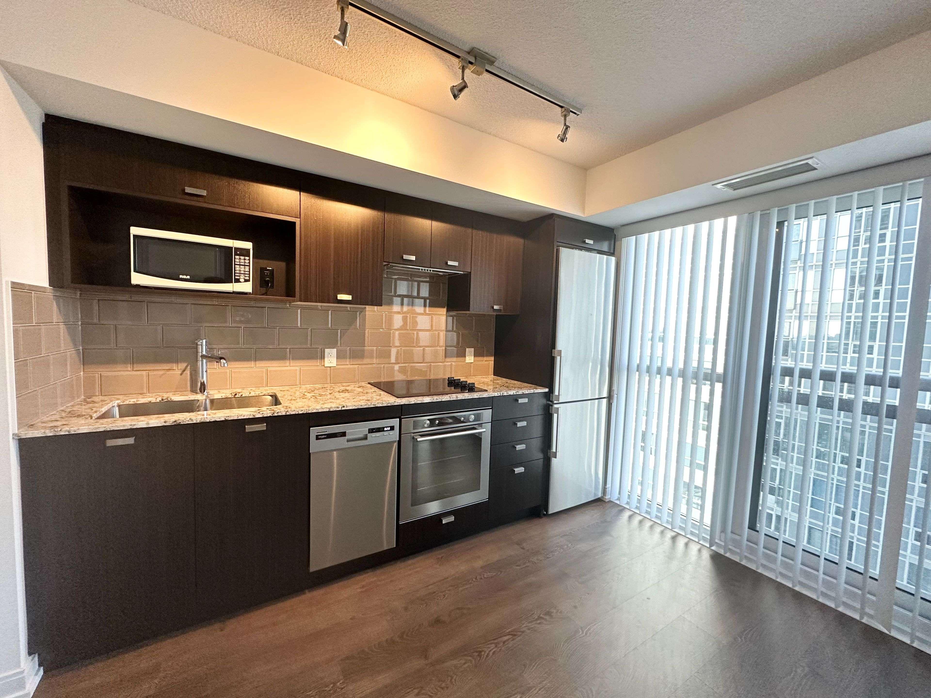 Toronto E07, ON M1S 0L8,275 Village Green SQ #2217