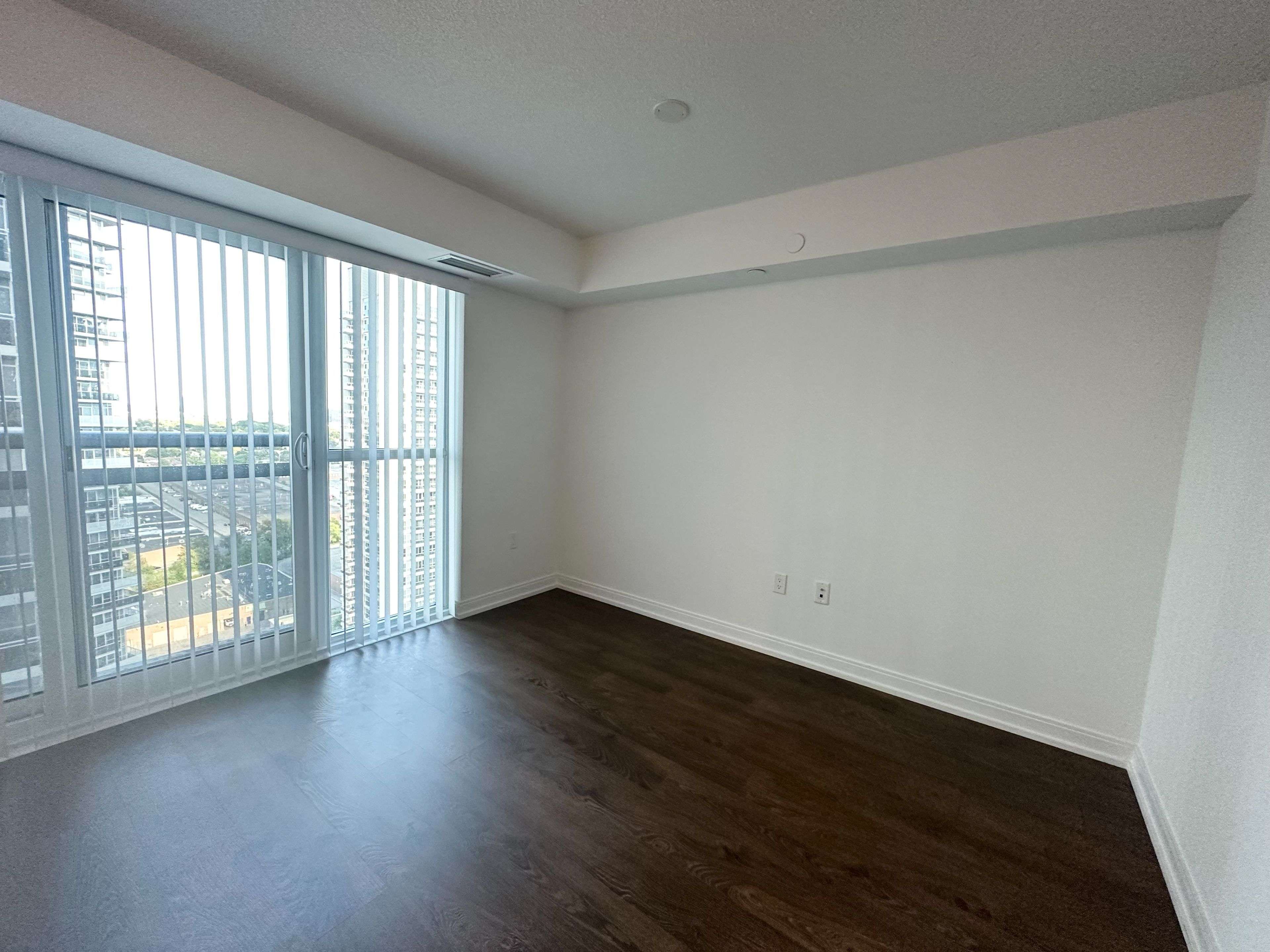 Toronto E07, ON M1S 0L8,275 Village Green SQ #2217